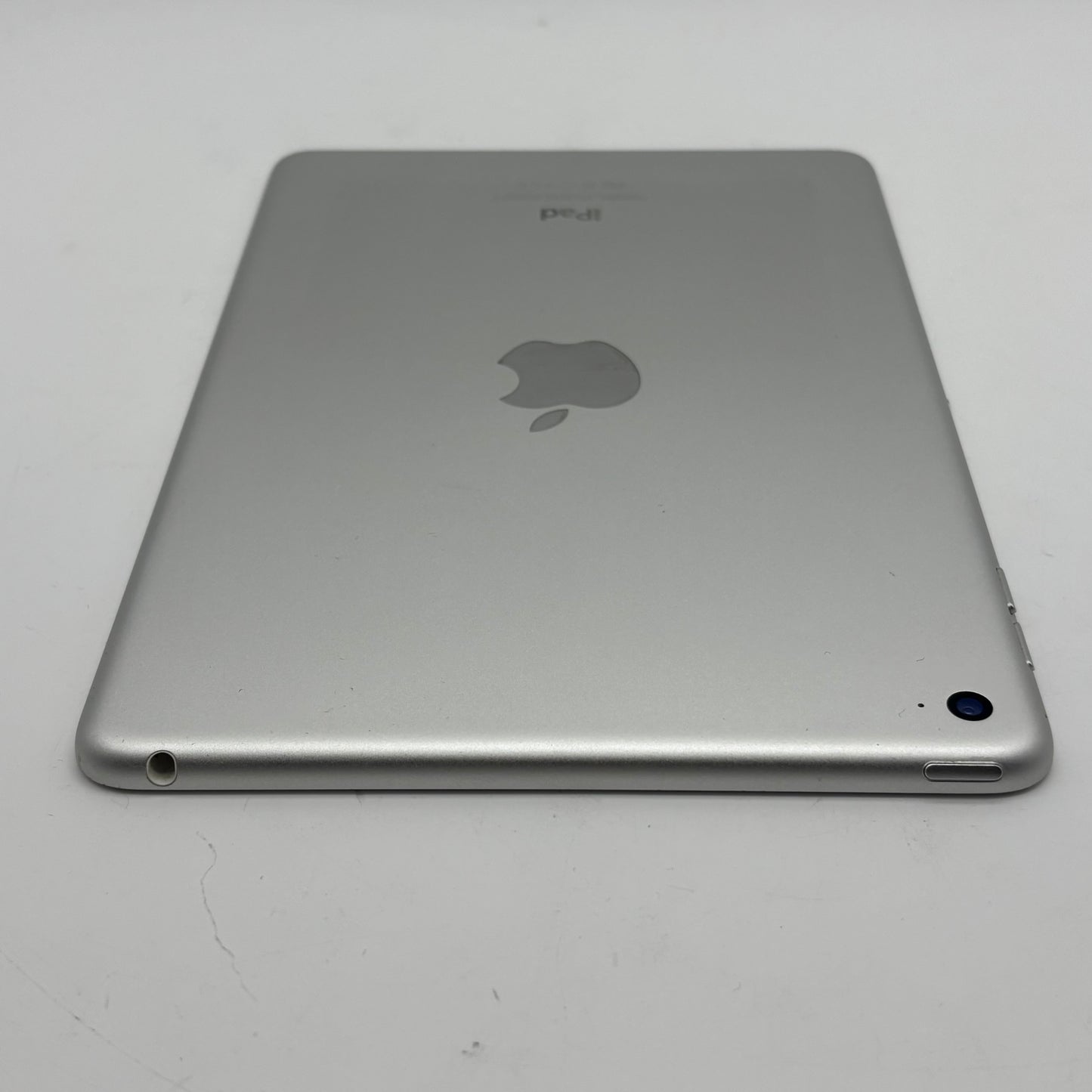WiFi Only Apple iPad Mini 4th Gen 128GB 15.8.4 SILVER MK9P2LL/A
