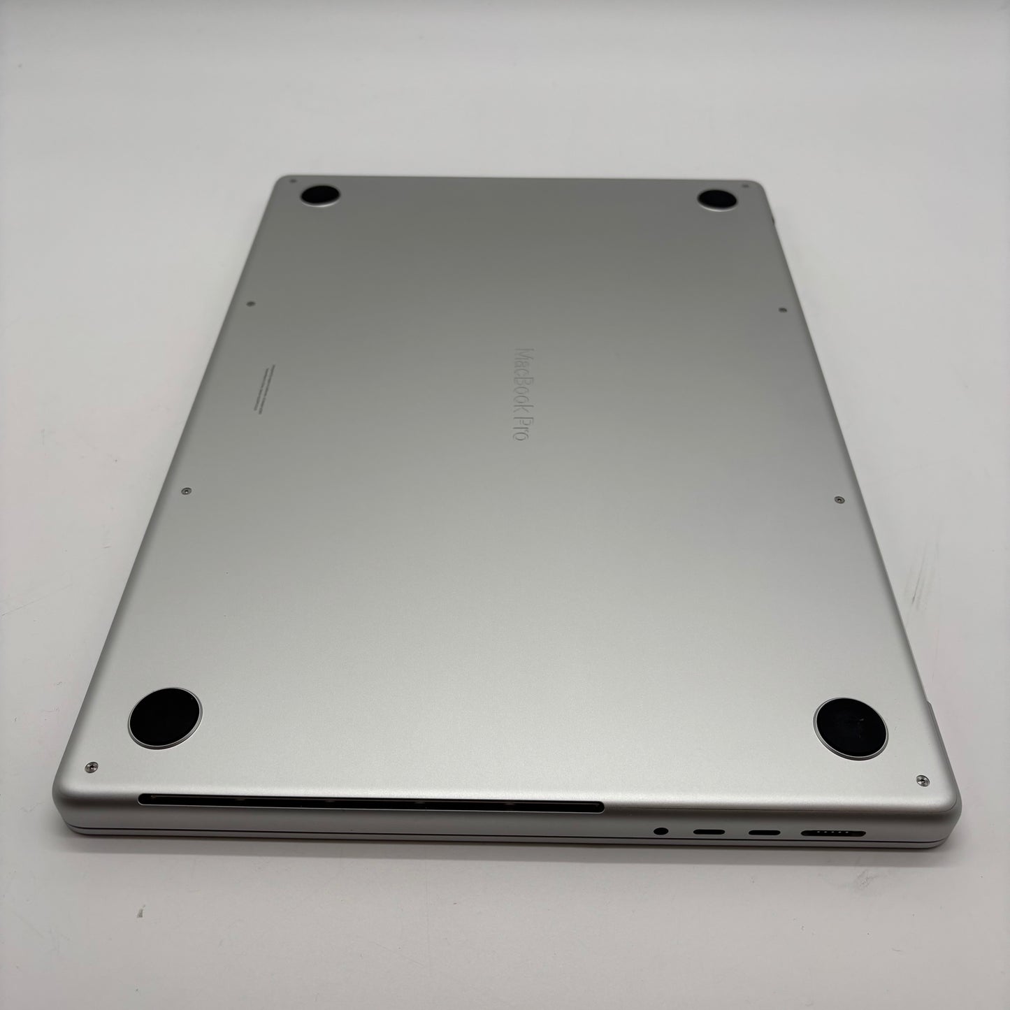 2023 Apple MacBook Pro 16" M3 Pro 18C GPU 4.0GHz 18GB RAM 1TB SSD A2991