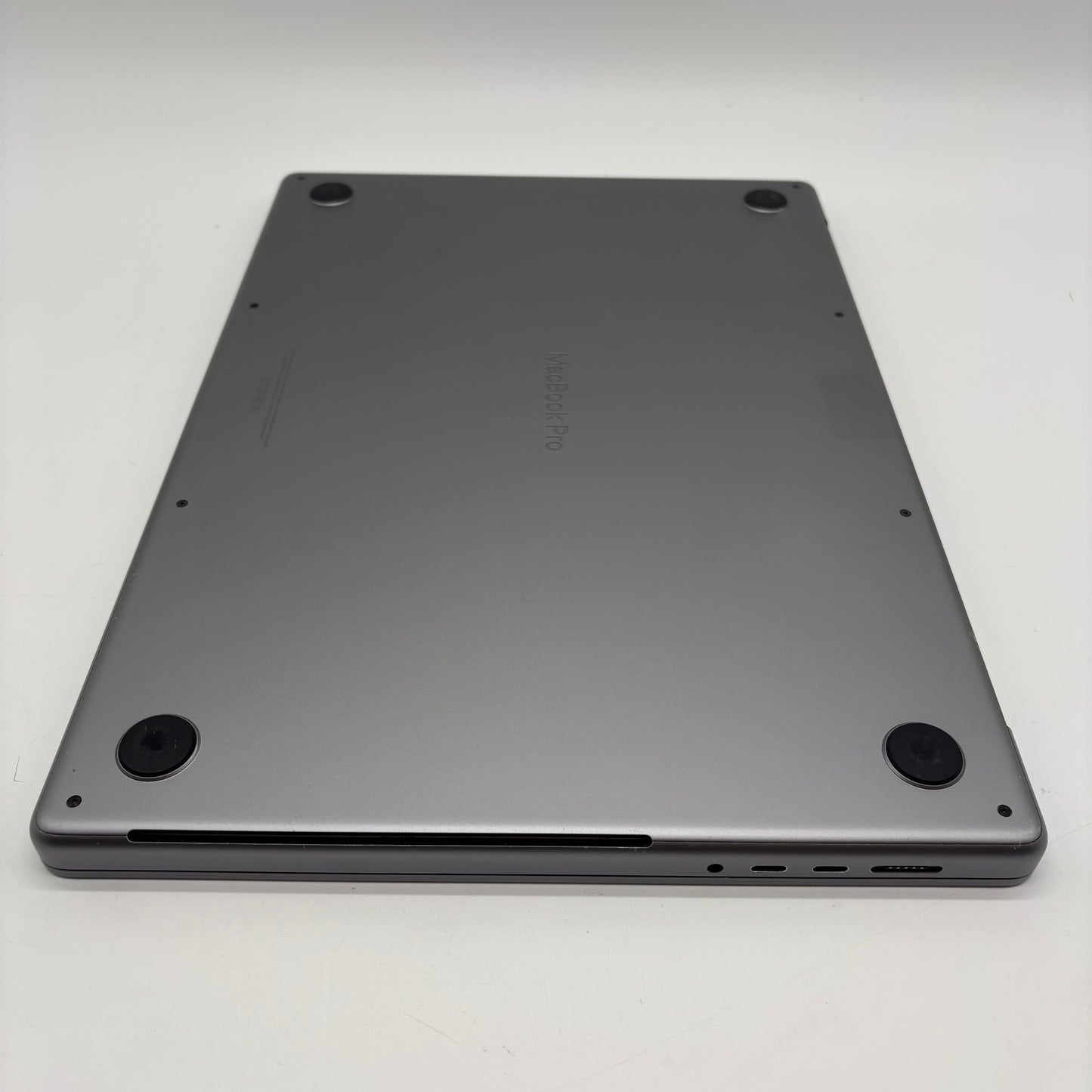 2021 Apple MacBook Pro 16" M1 Pro 16C GPU 3.2GHz 16GB RAM 512GB SSD MK183LL/A