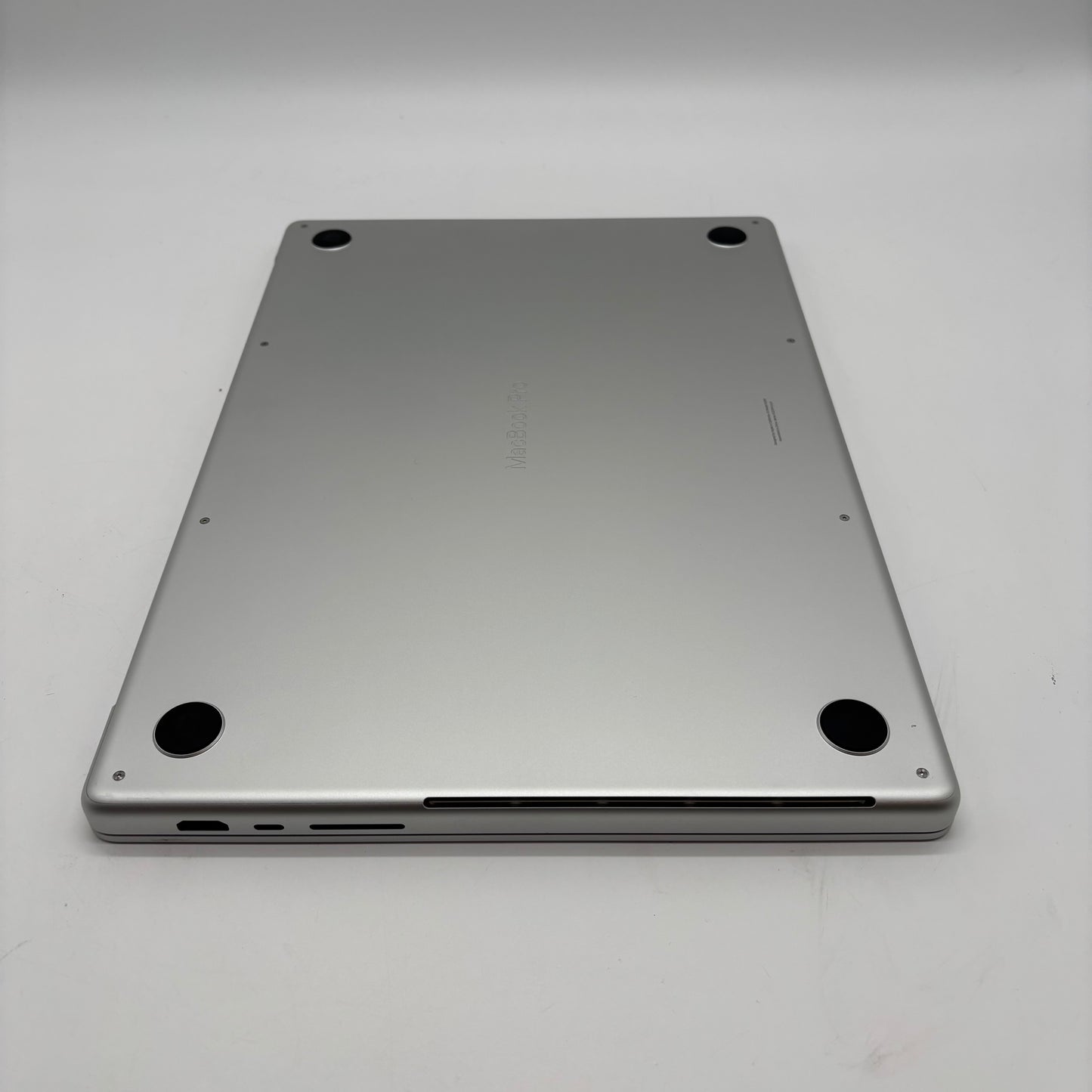 2023 Apple MacBook Pro 16" M3 Pro 18C GPU 4.0GHz 18GB RAM 1TB SSD A2991