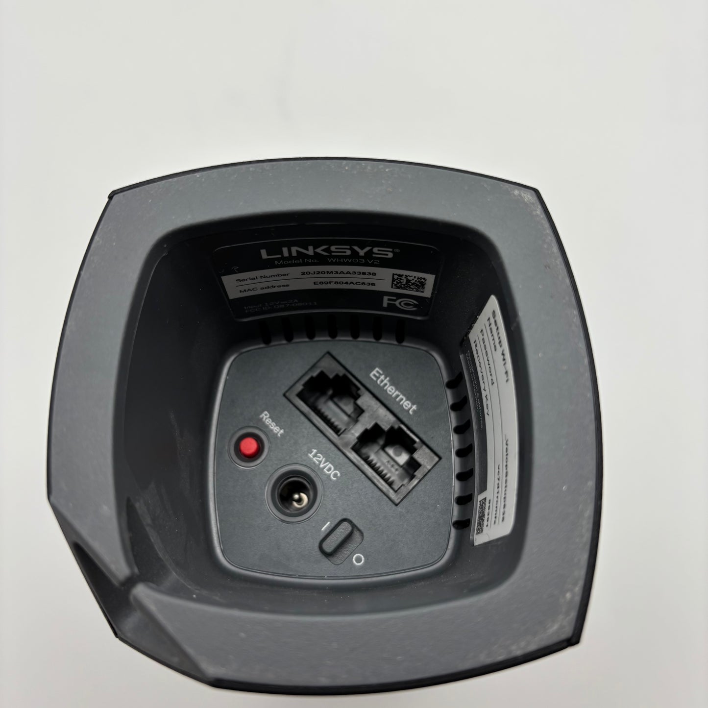 Linksys V2 Wireless Router WHW03