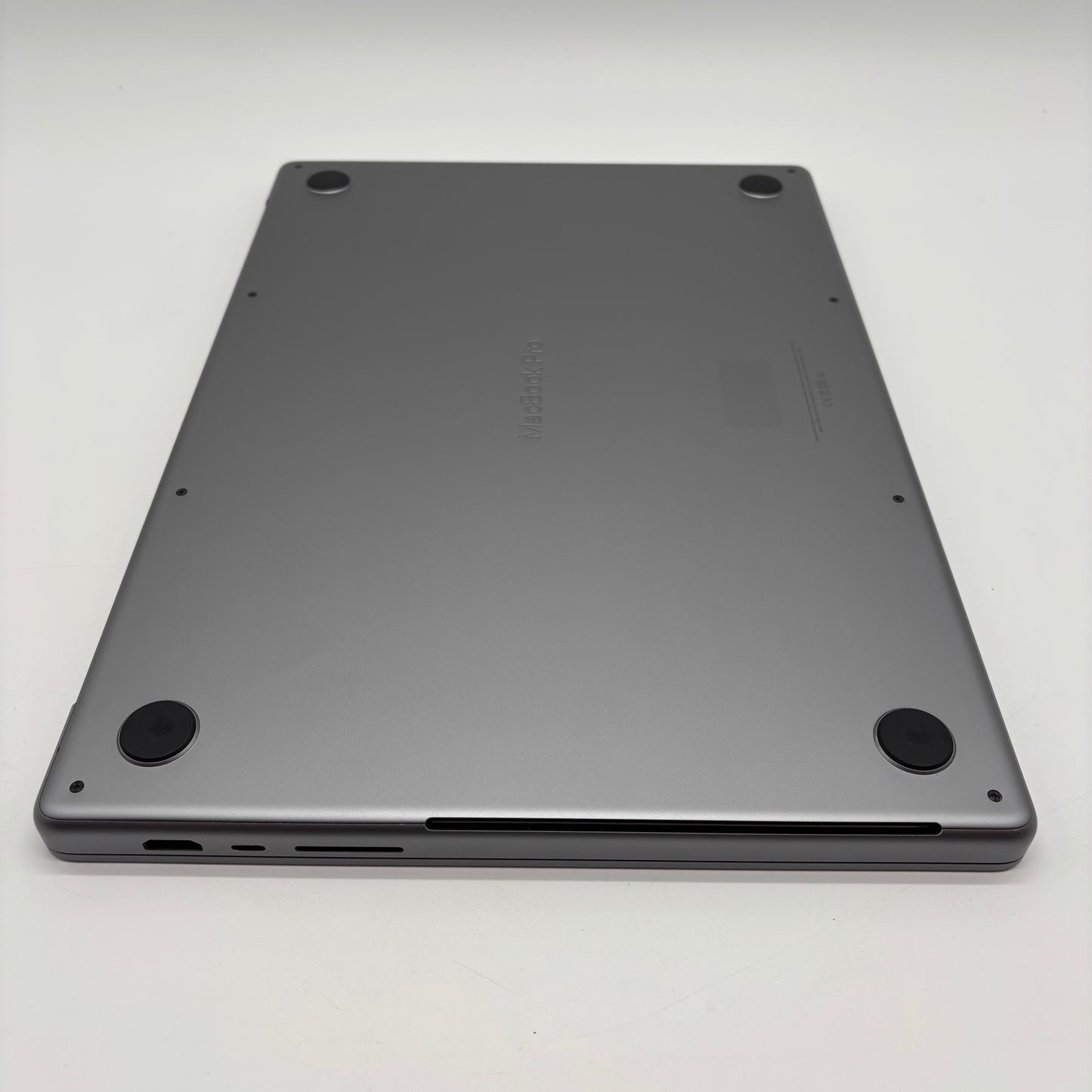 2021 Apple MacBook Pro 16" M1 Pro 16C GPU 3.2GHz 16GB RAM 512GB SSD A2485