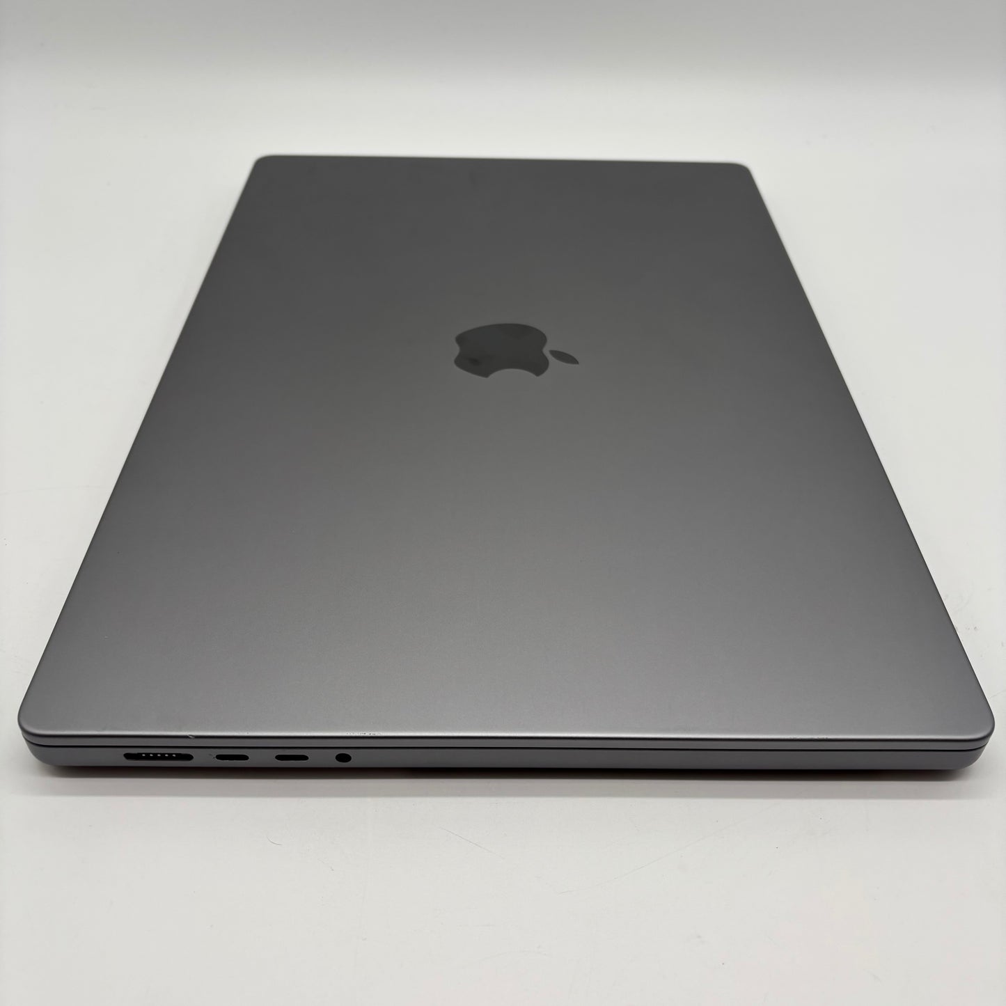 2021 Apple MacBook Pro 16" M1 Pro 16C GPU 3.2GHz 16GB RAM 512GB SSD A2485