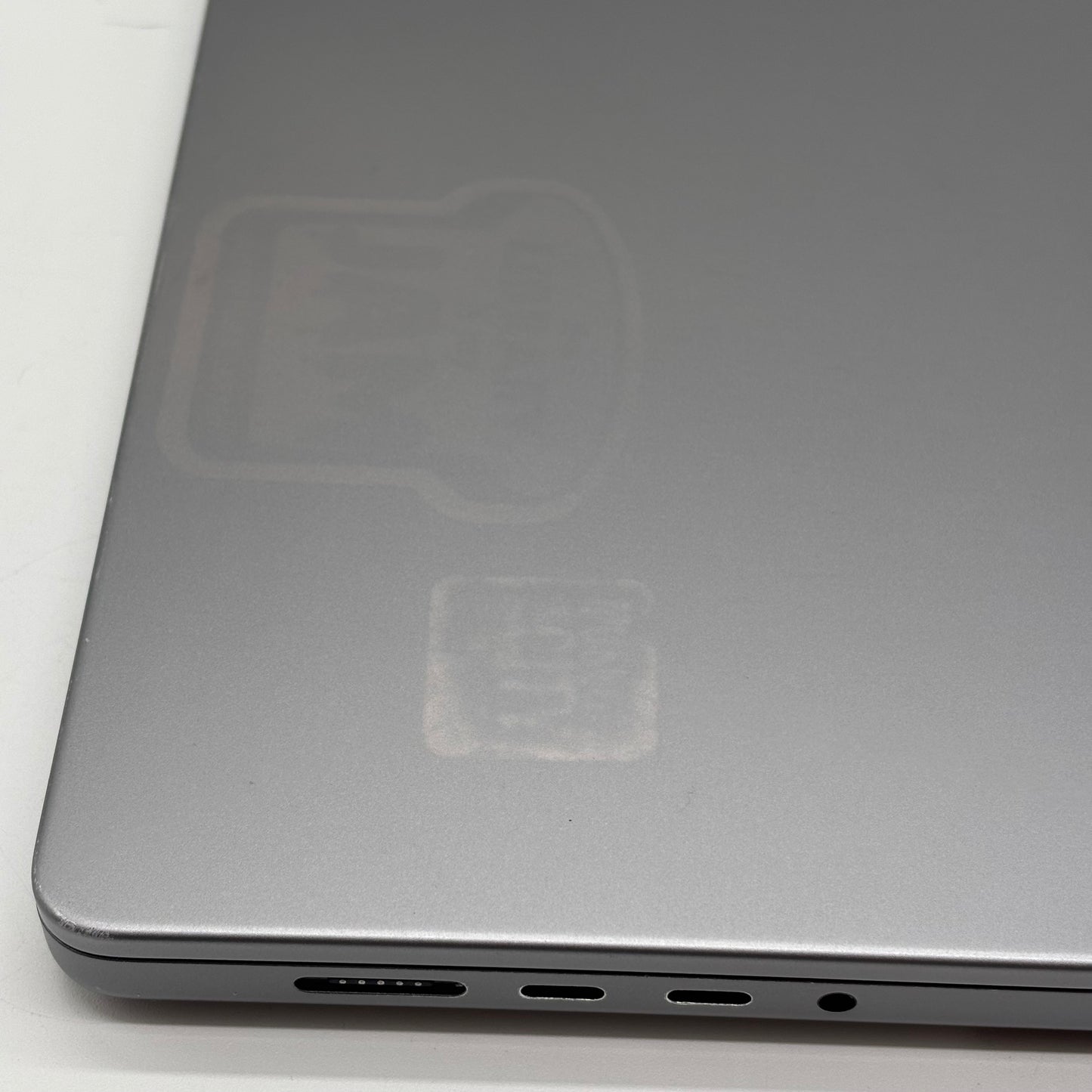 2021 Apple MacBook Pro 16" M1 Pro 16C GPU 3.2GHz 16GB RAM 512GB SSD MK183LL/A