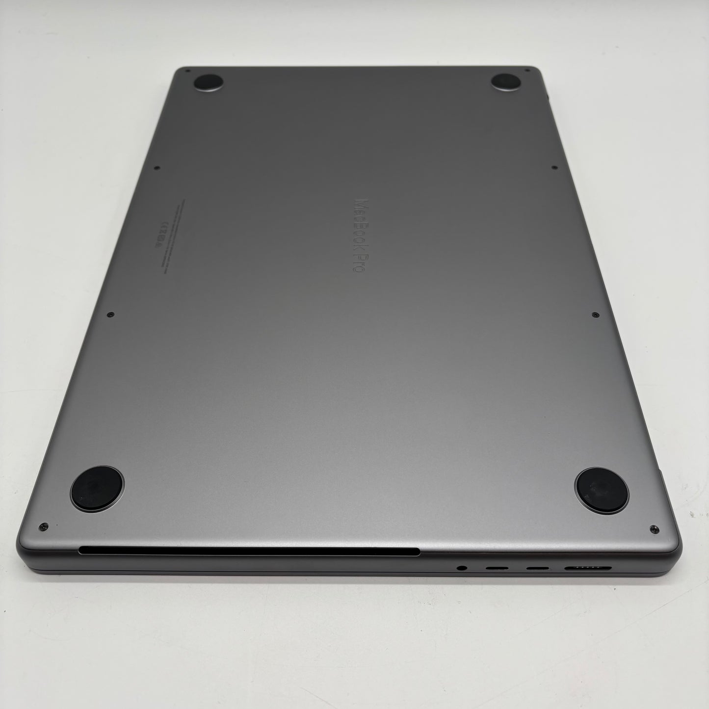 2021 Apple MacBook Pro 16" M1 Pro 16C GPU 3.2GHz 16GB RAM 512GB SSD A2485