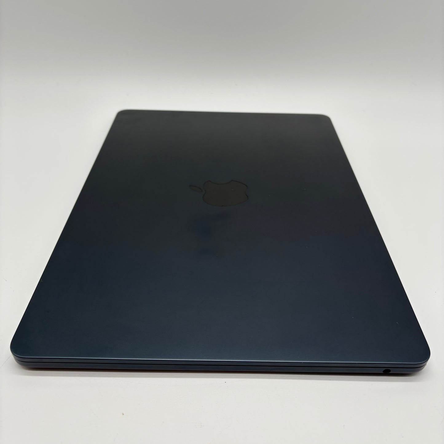2022 Apple MacBook Air 13.6" M2 8C GPU 3.5GHz 8GB RAM 256GB SSD A2681