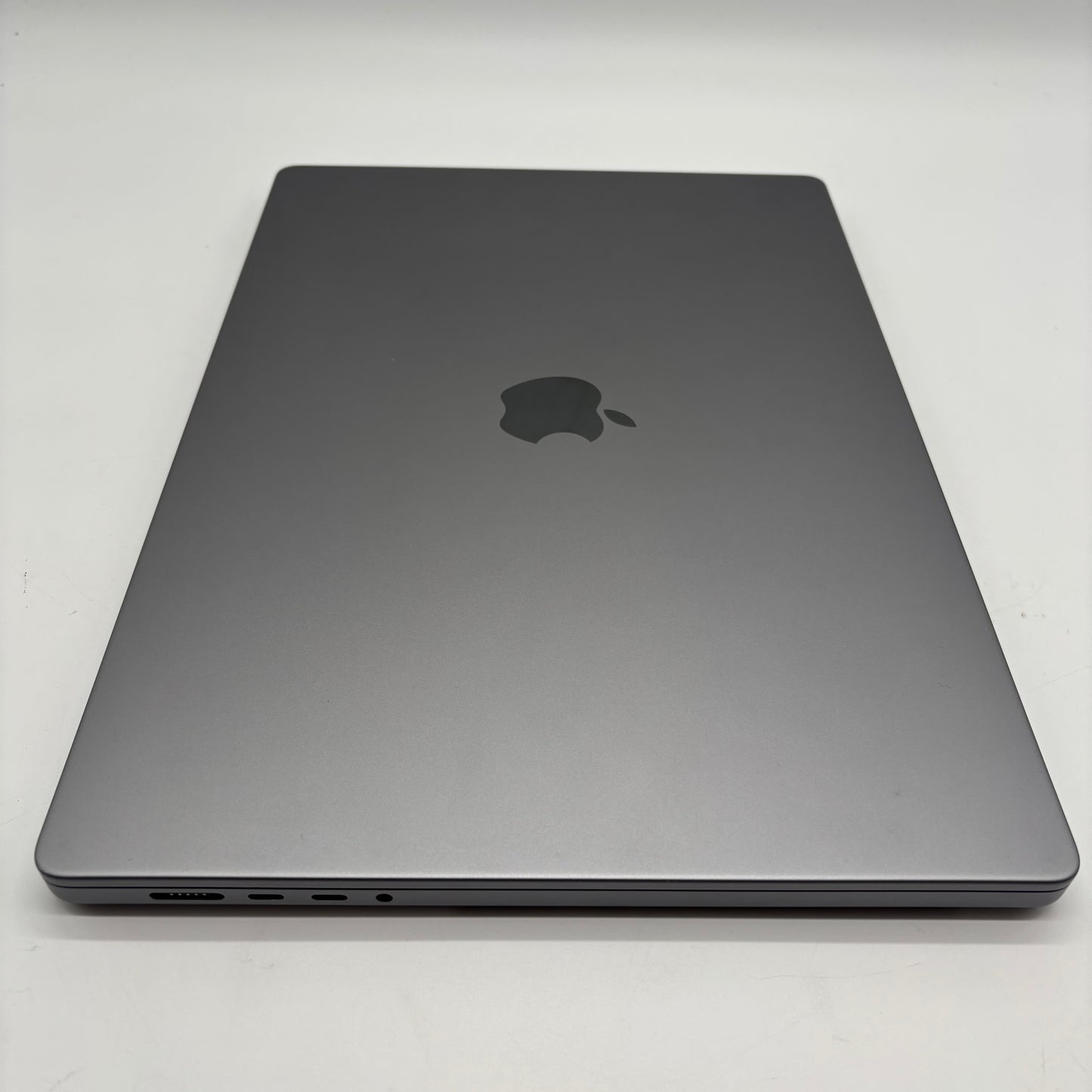2021 Apple MacBook Pro 16" M1 Max 24C GPU 3.2GHz 64GB RAM 1TB SSD A2485