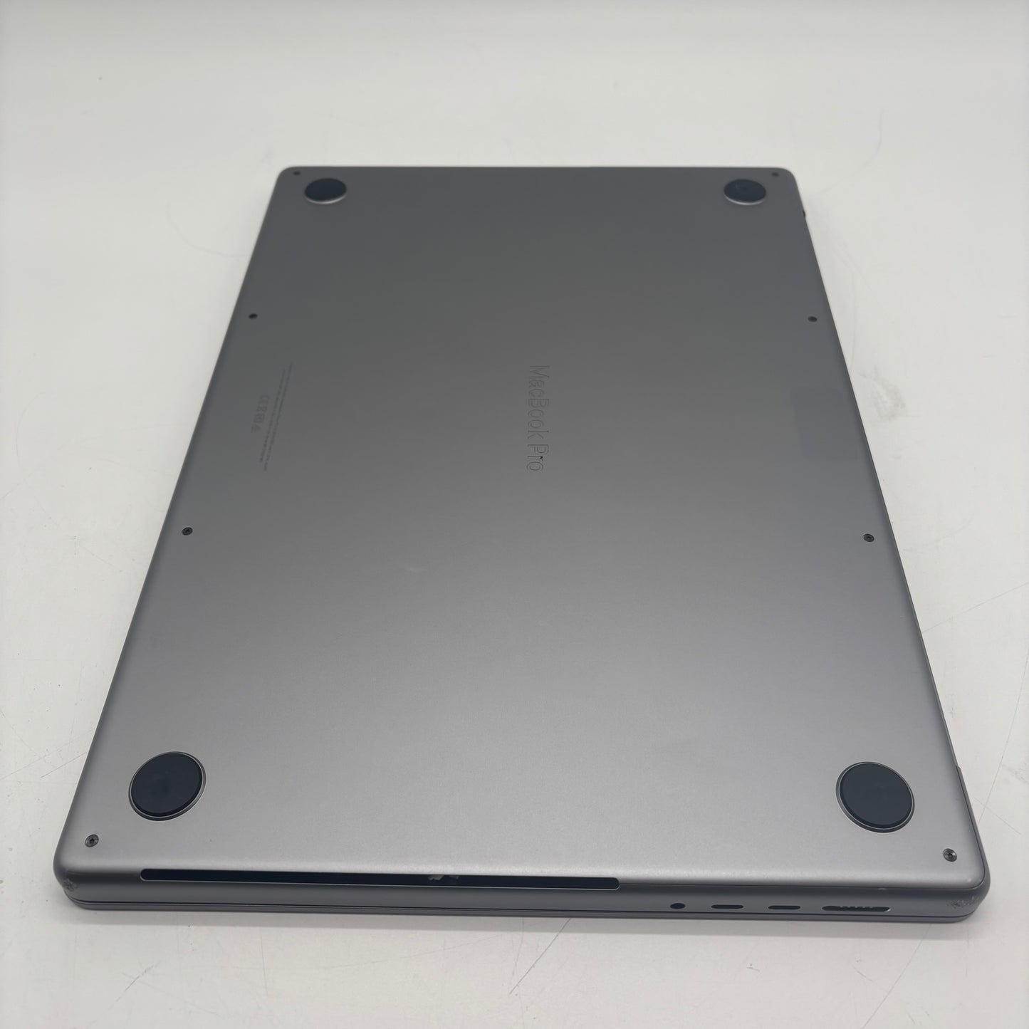 2021 Apple MacBook Pro 16" M1 Pro 16 Core 3.2GHz 16GB RAM 512GB SSD A2485