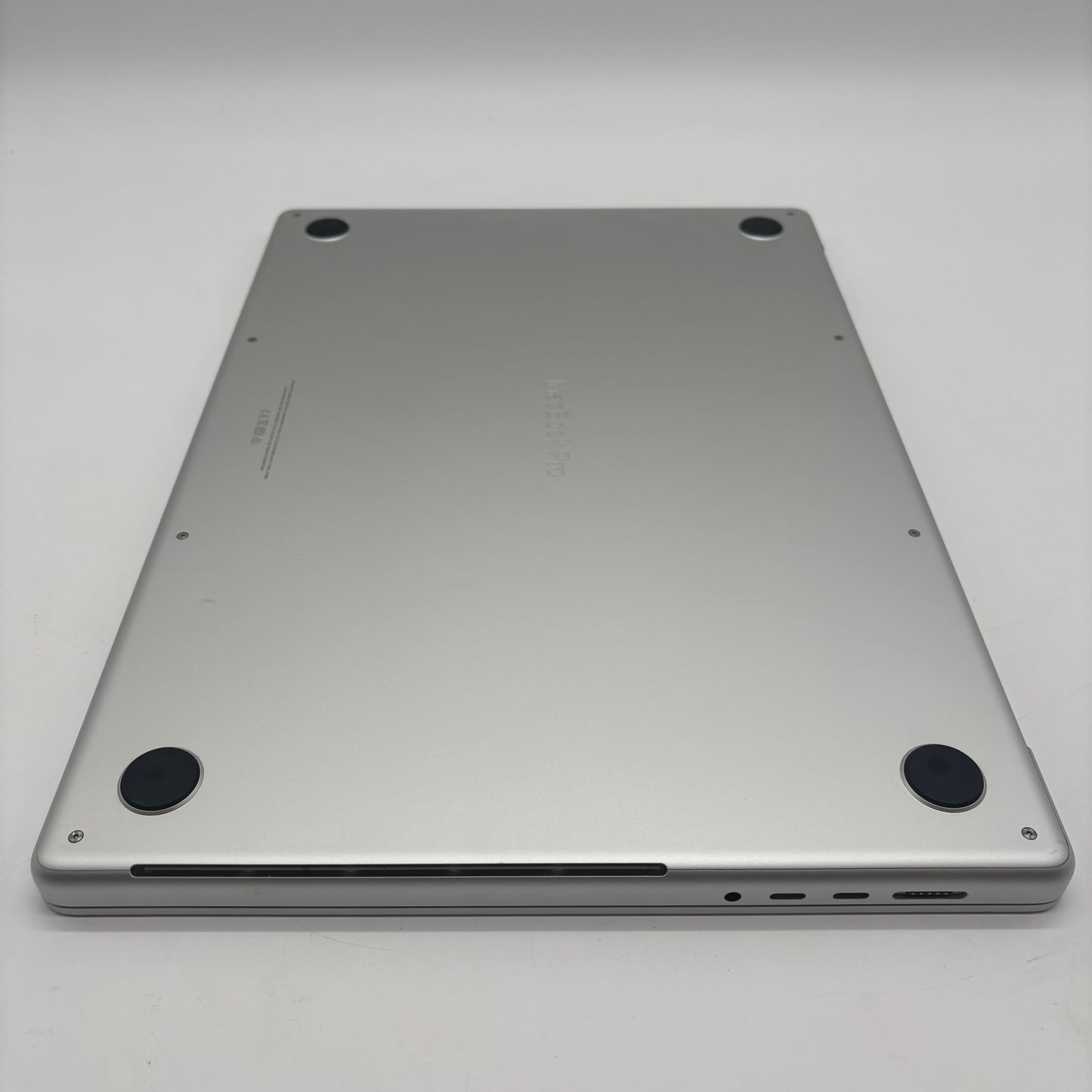 2021 Apple MacBook Pro 16" M1 Pro 3.2GHz 16GB RAM 512GB SSD Silver