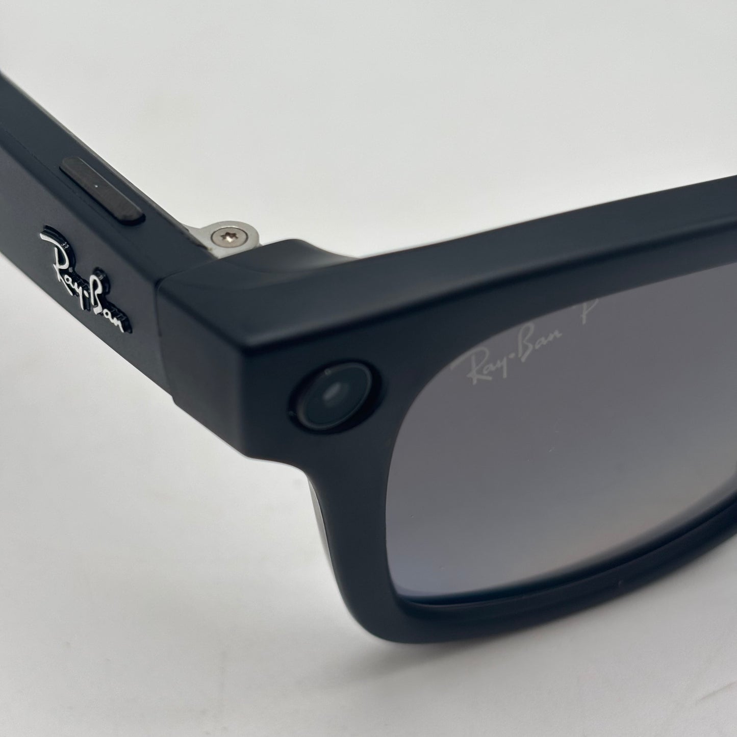 Meta Ray-Ban Smart Sunglasses RW4006