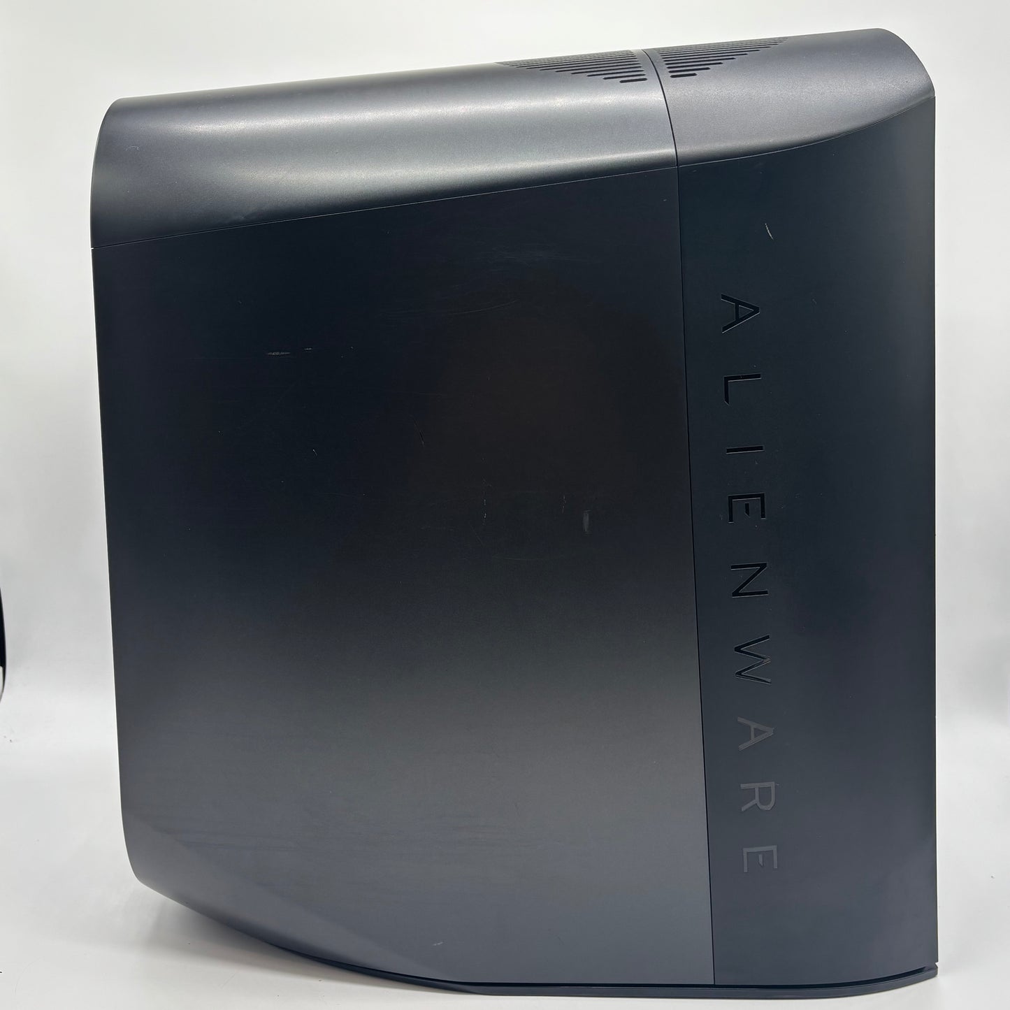 Alienware Aurora R11 819H243 i9-10900K 3.70GHz 64GB RAM 2TB SSD RTX 2080 Super