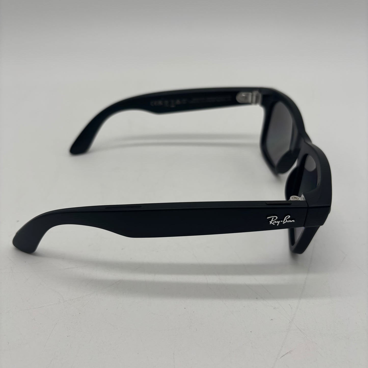 Meta Ray-Ban Smart Sunglasses RW4006