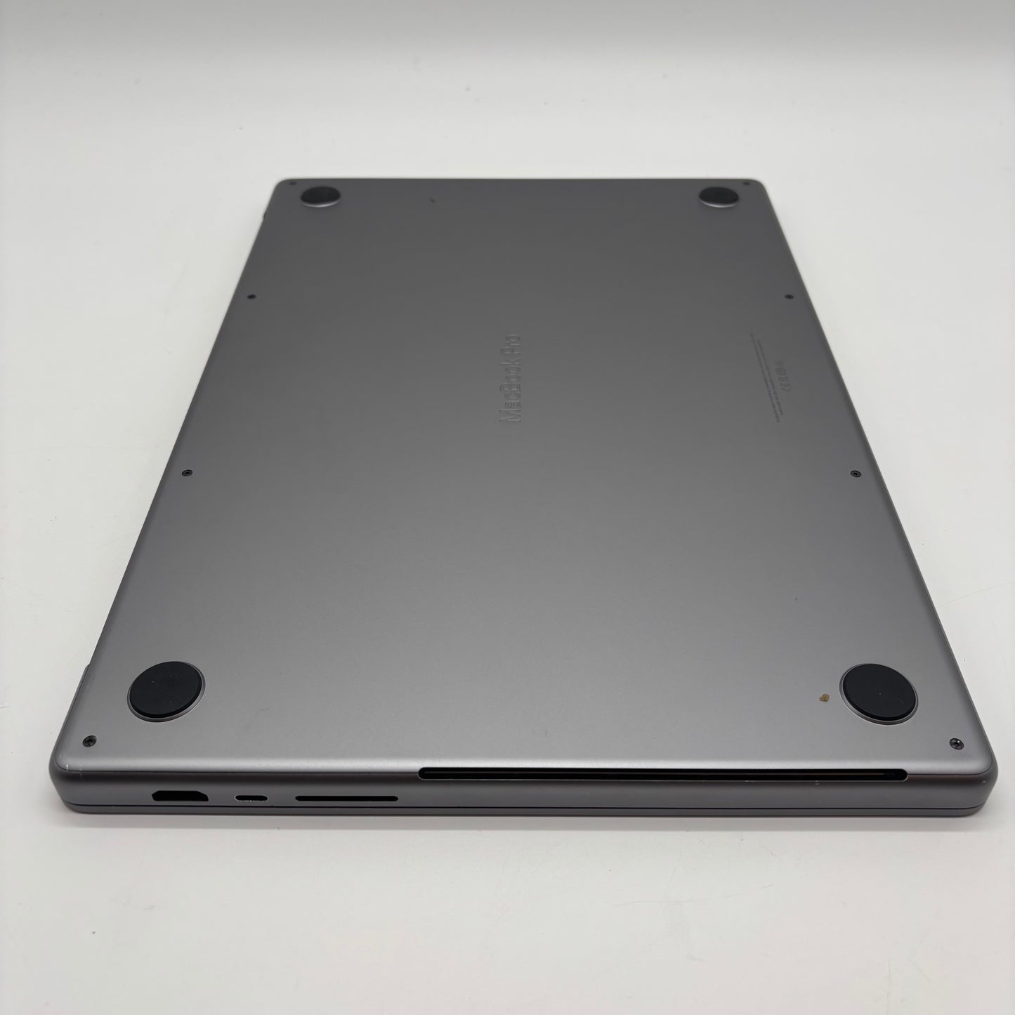 2021 Apple MacBook Pro 16" M1 Pro 16C GPU 3.2GHz 16GB RAM 512GB SSD A2485