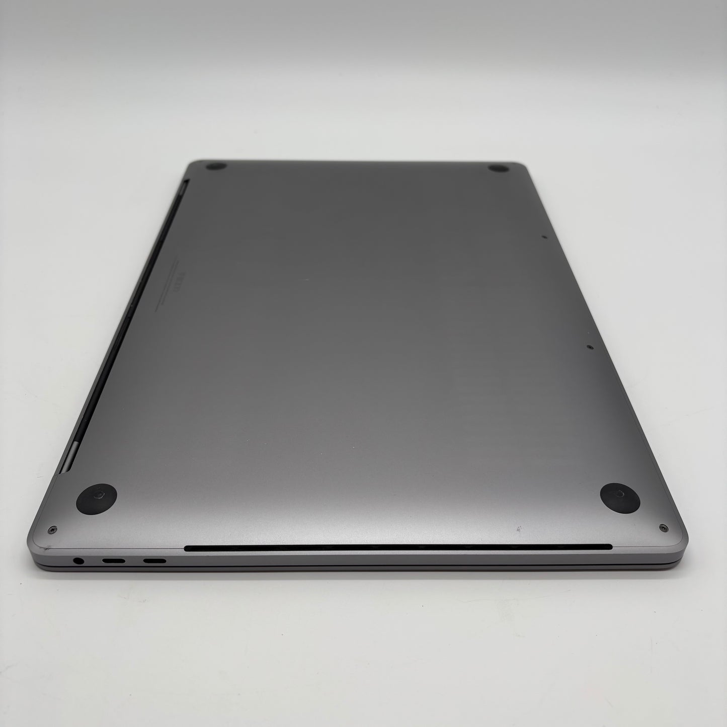 2019 Apple MacBook Pro 16" i9 2.3GHz 16GB RAM 1TB SSD Space Gray A2141