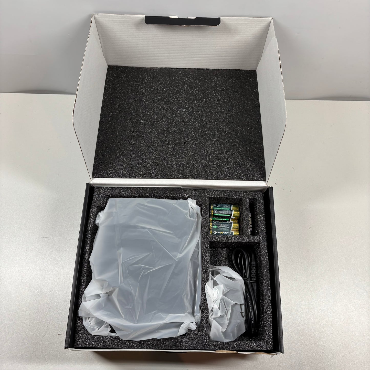 New Melonare MWM-41 50Hz-15KHz Quad-Channel Wireless Microphone System