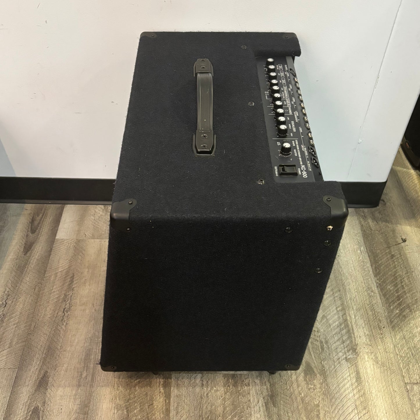 Roland KC 600 Stereo Mixing Keyboard Amplifier KC 600