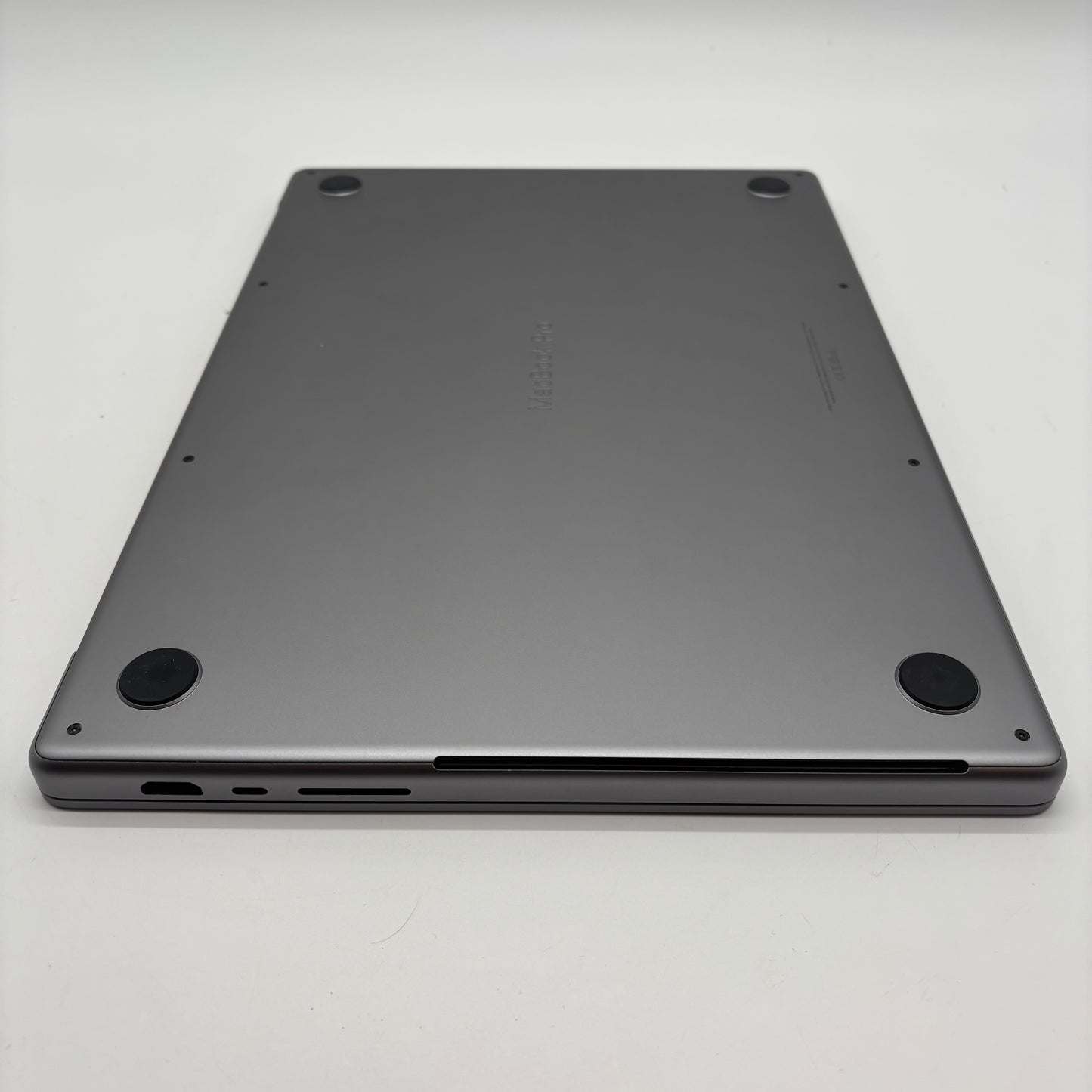 2021 Apple MacBook Pro 16" M1 Max 10C GPU 3.2GHz 32GB RAM 1TB SSD A2485