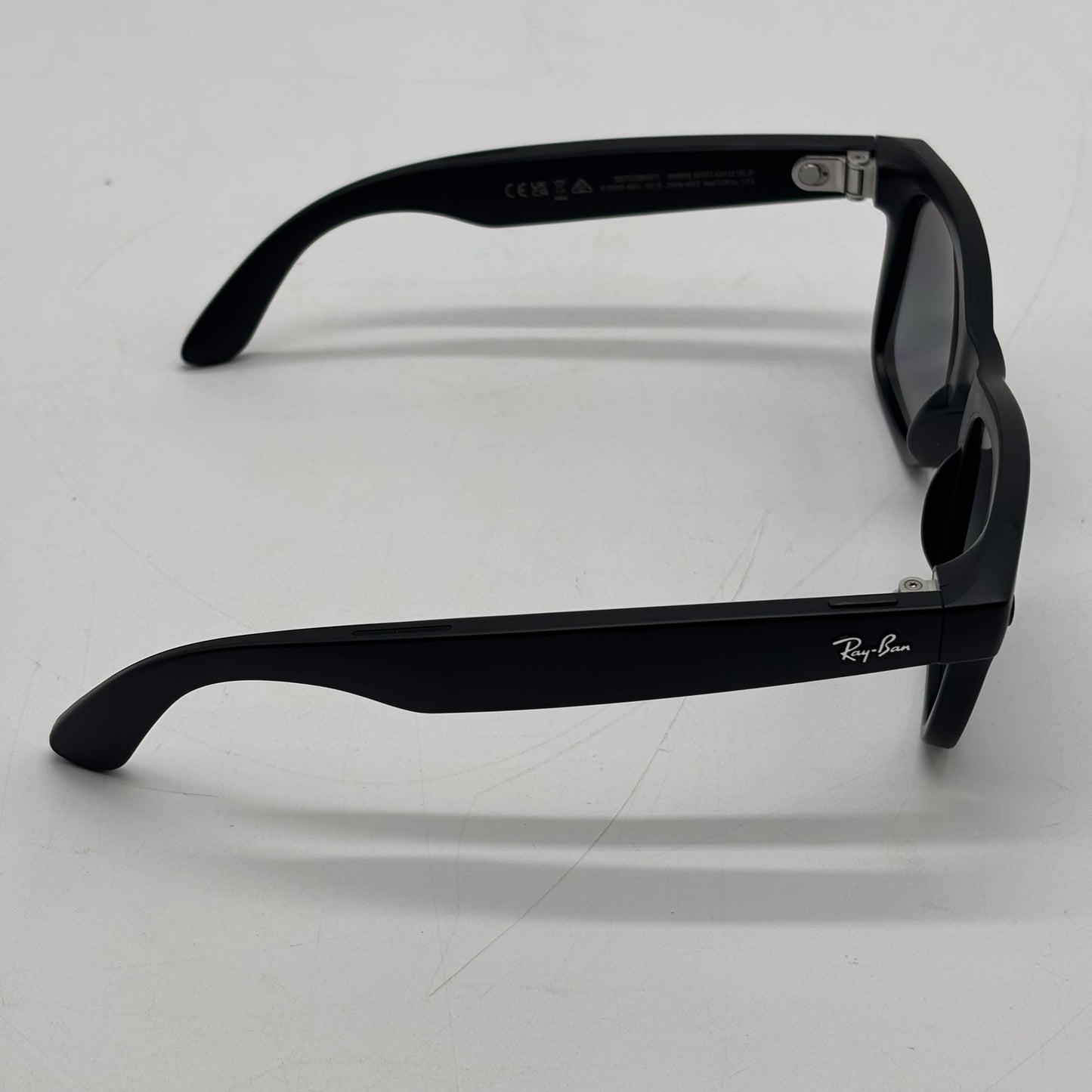 Meta Ray-Ban Wayfarer Smart Sunglasses RW4008