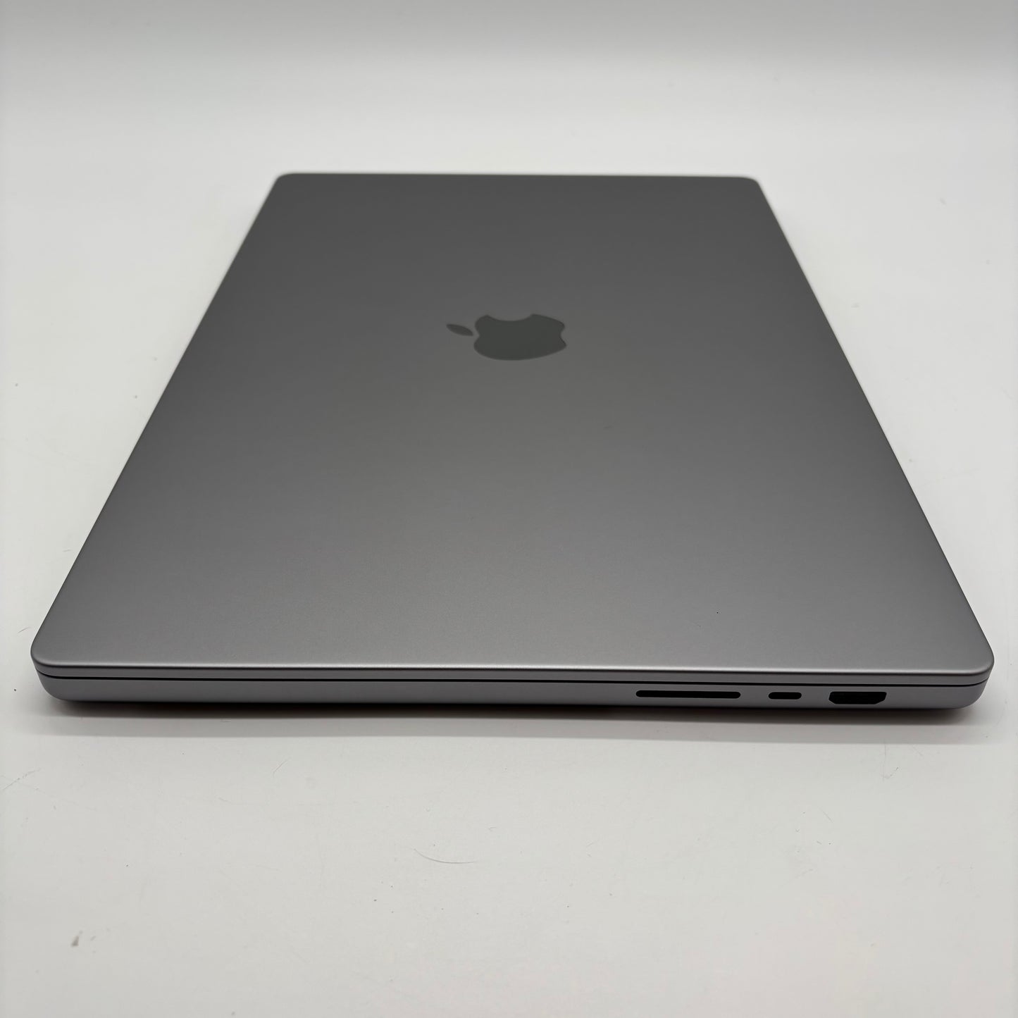 2021 Apple MacBook Pro 16" M1 Max 10C GPU 3.2GHz 32GB RAM 1TB SSD A2485