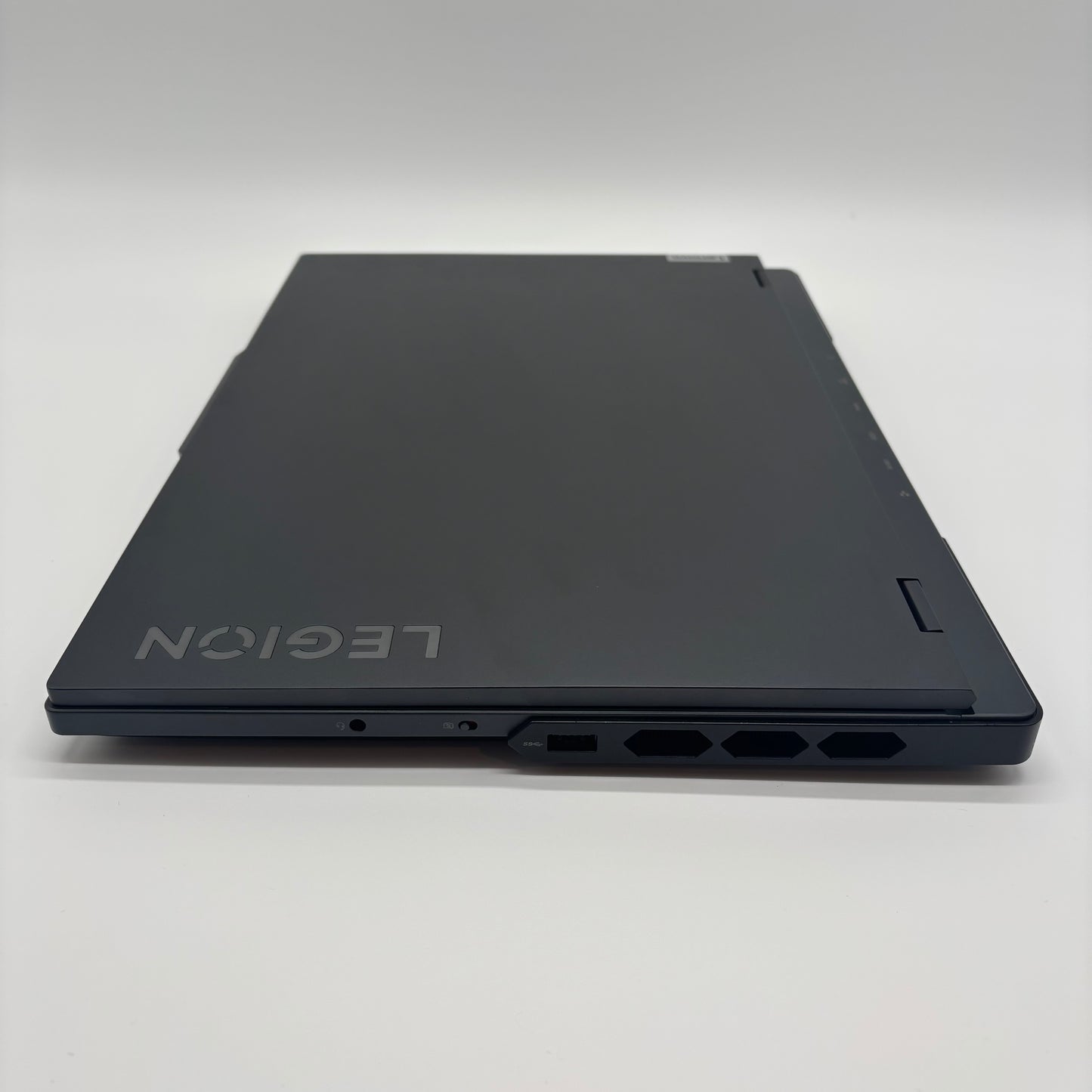 Lenovo Legion Pro 7 i9-13900HX 2.20 GHz 32GB RAM 1TB SSD GeForce RTX 4080