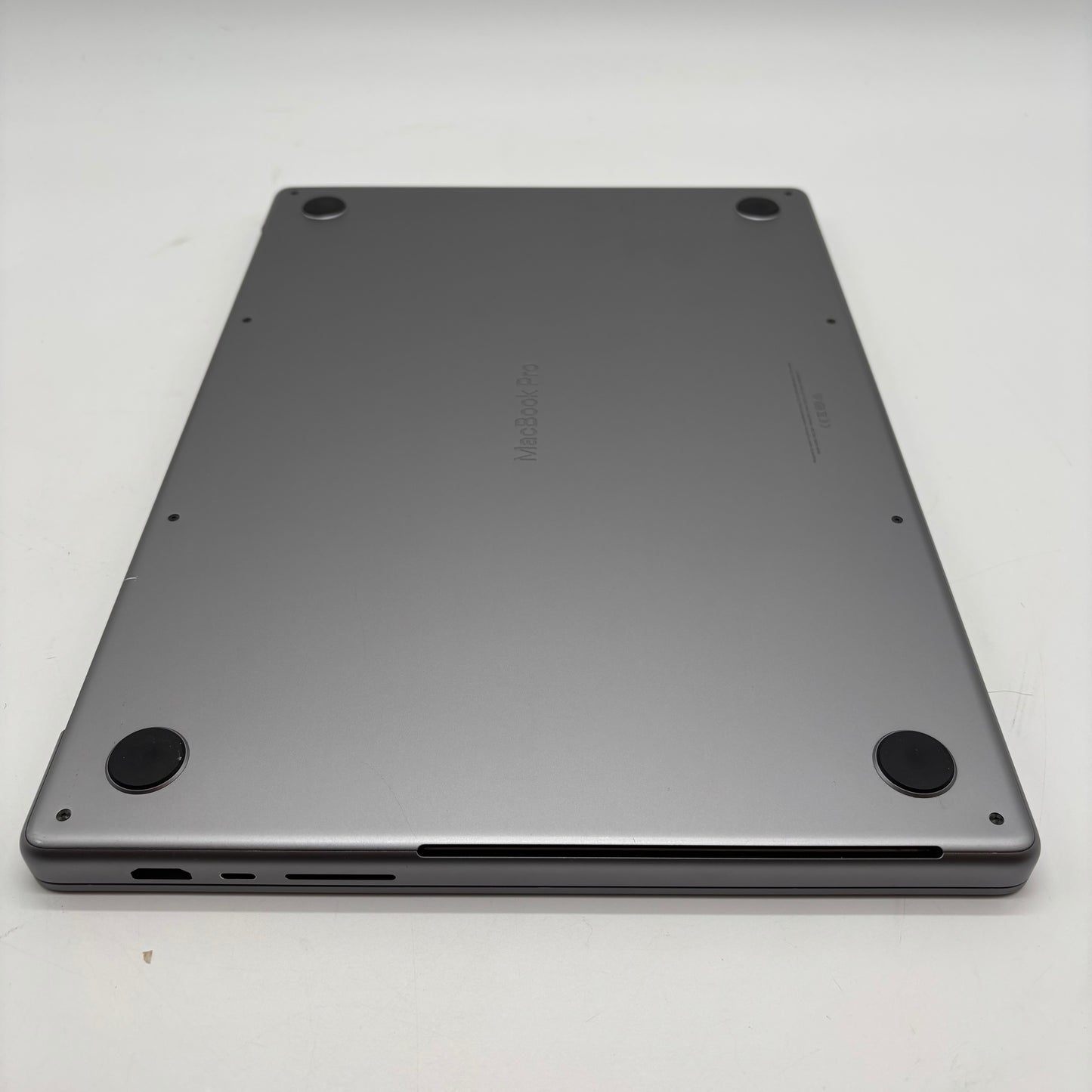 2021 Apple MacBook Pro 16" M1 Max 24C GPU 3.2GHz 32GB RAM 1TB SSD A2485
