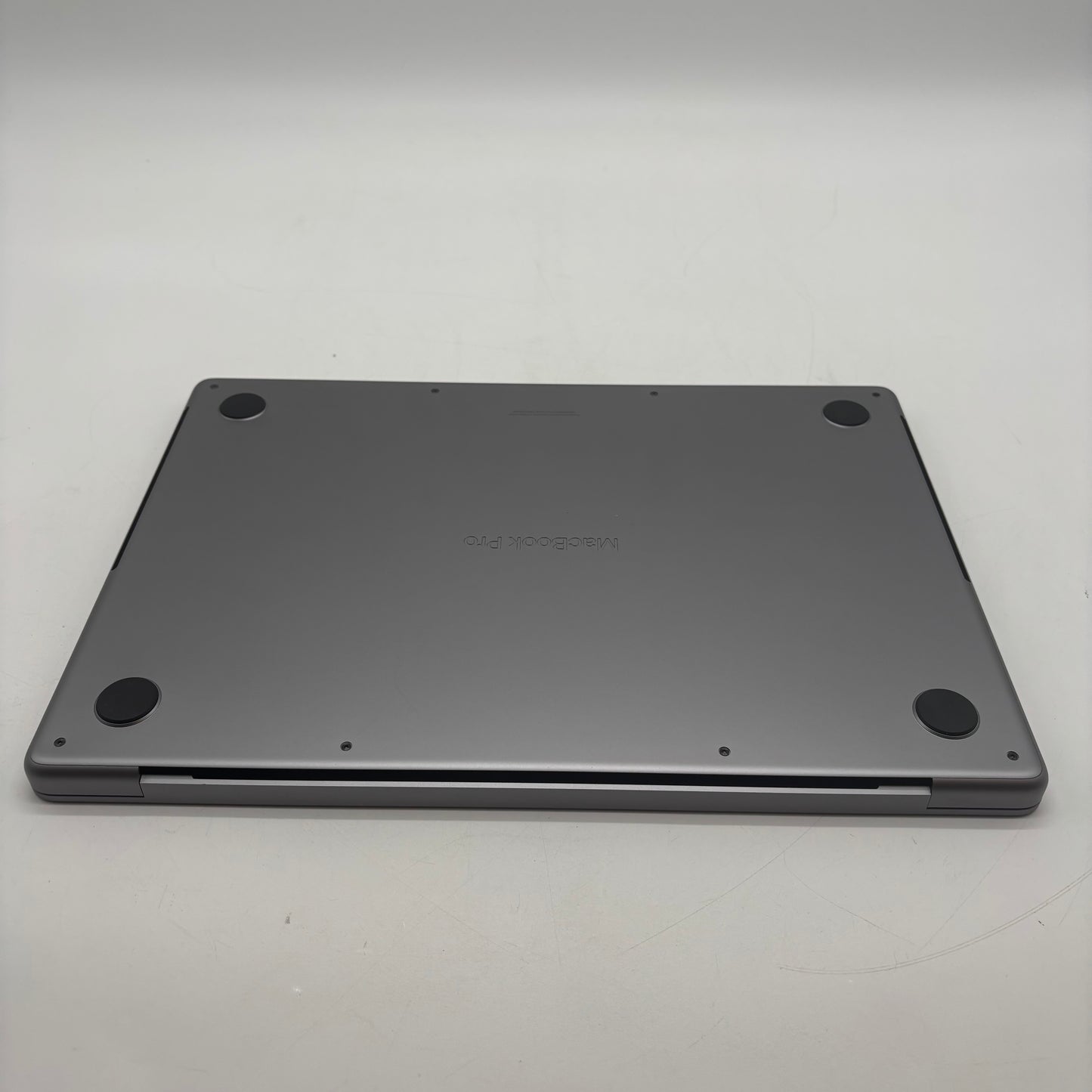 2021 Apple MacBook Pro 16" M1 Pro 16 Core 3.2GHz 16GB RAM 512GB SSD A2485