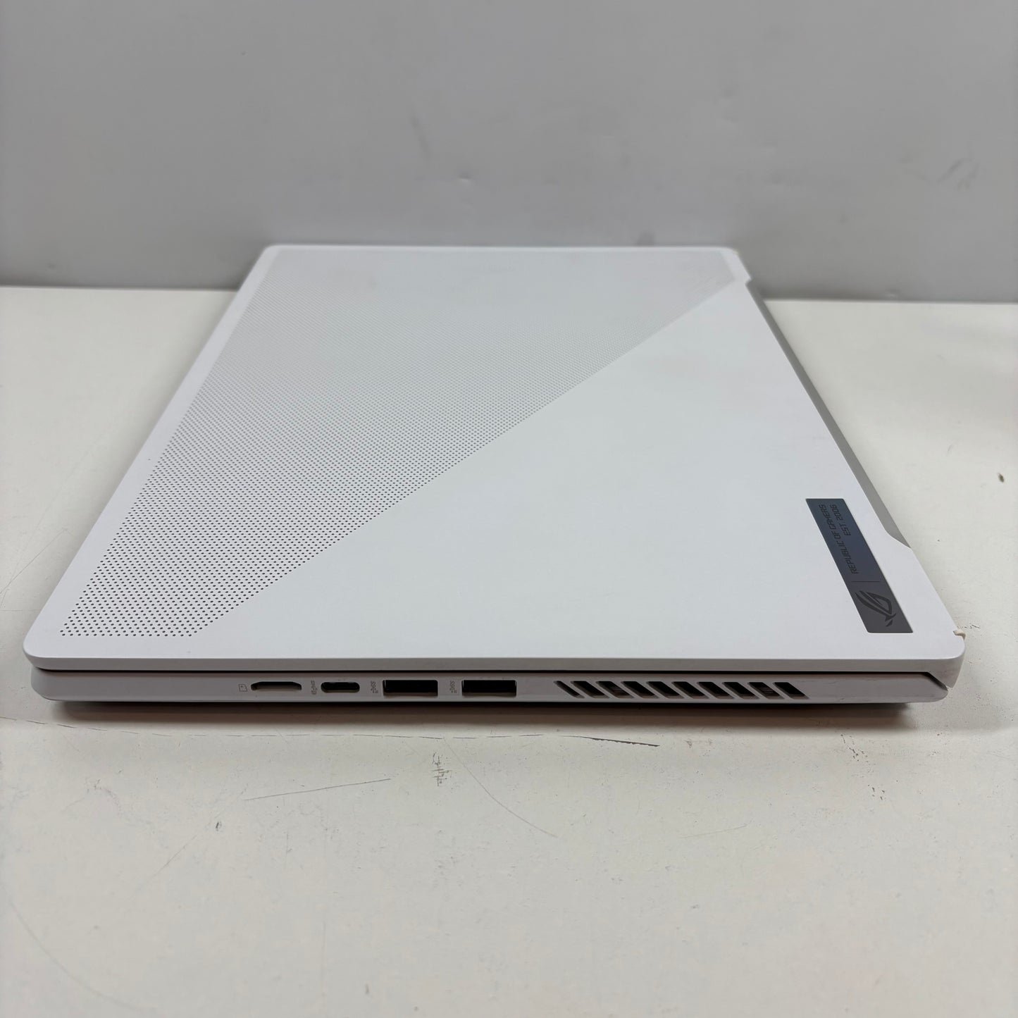 ASUS ROG Zephyrus G14 GA402X Ryzen 9 7940HS 4.0GHz 32GB RAM 512GB RTX 4060