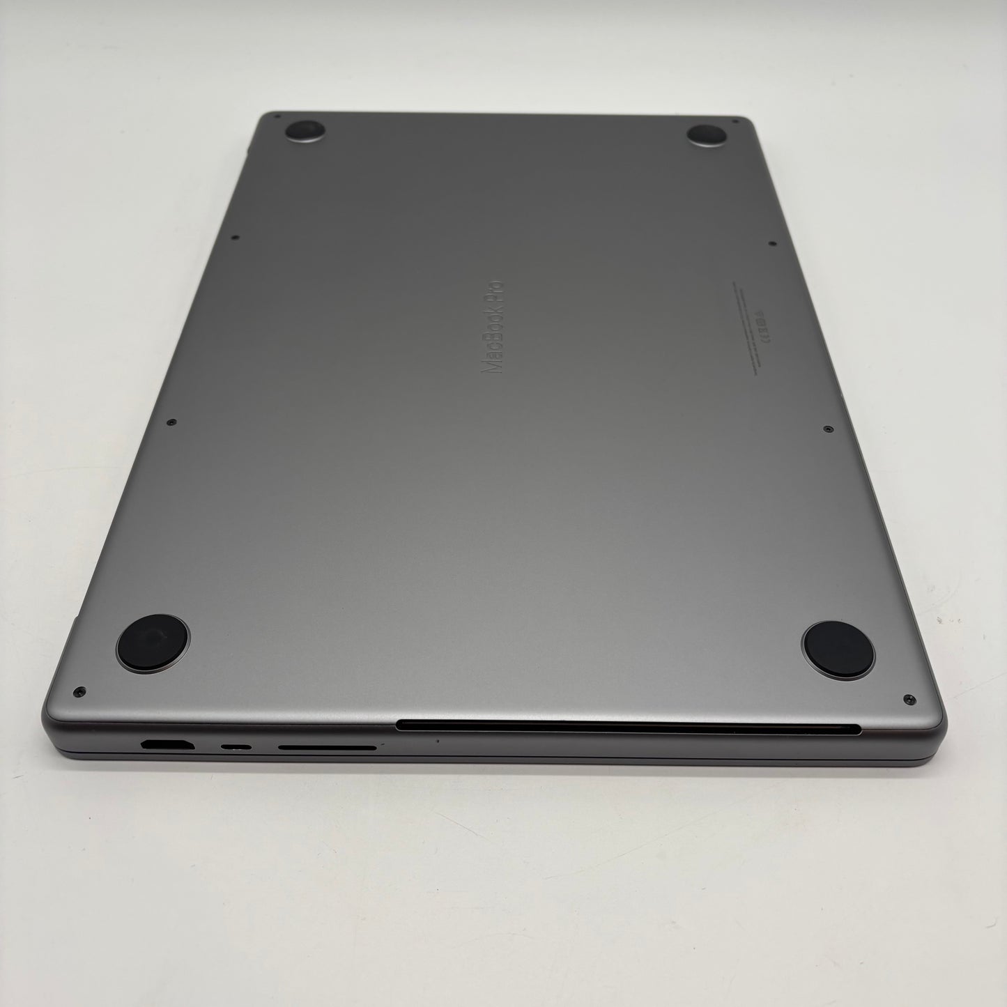 2021 Apple MacBook Pro 16" M1 Pro 16C GPU 3.2GHz 16GB RAM 512GB SSD A2485