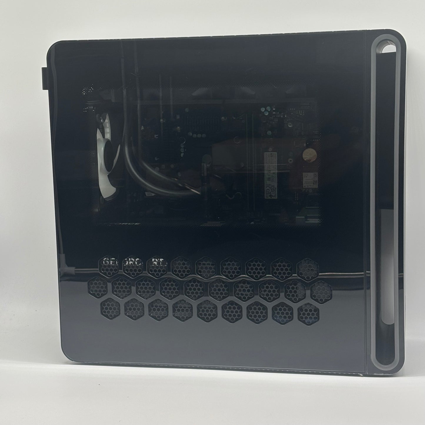 Alienware Aurora 16 i7-14700KF 3.40GHz 32GB RAM 1TB SSD Nvidia GeForce RTX 4070