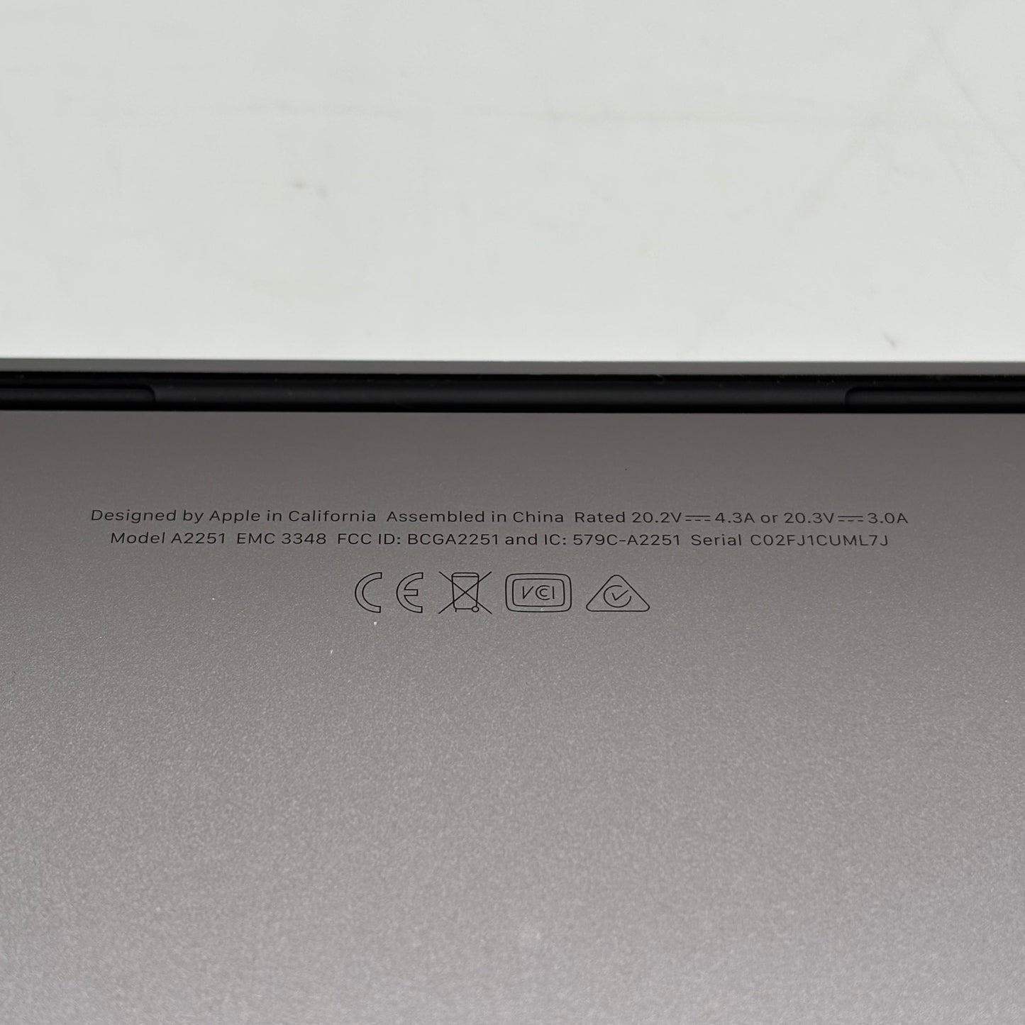 2020 Apple MacBook Pro 13.3" i5 2.0GHz 16GB RAM 1TB SSD Space Gray A2251