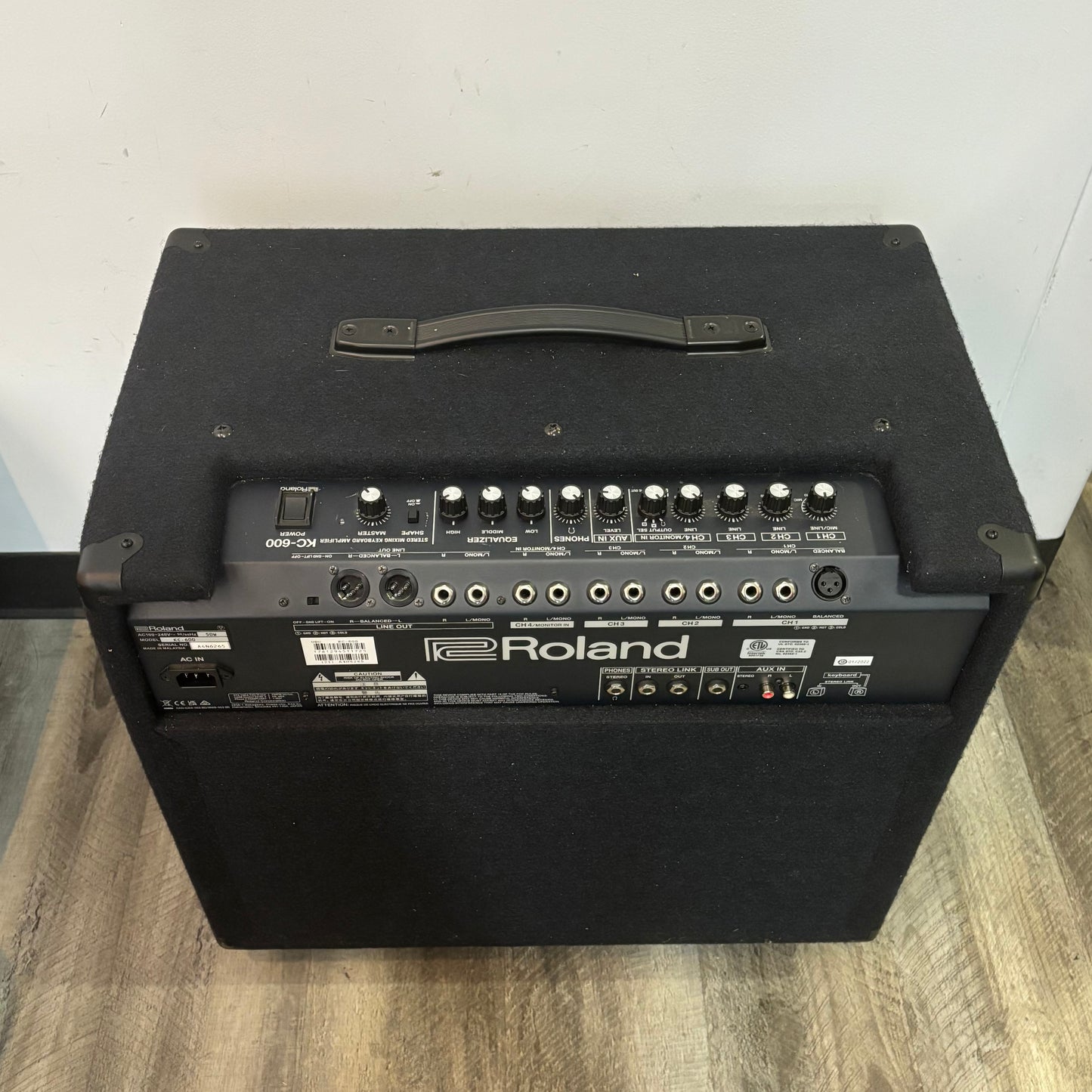 Roland KC 600 Stereo Mixing Keyboard Amplifier KC 600