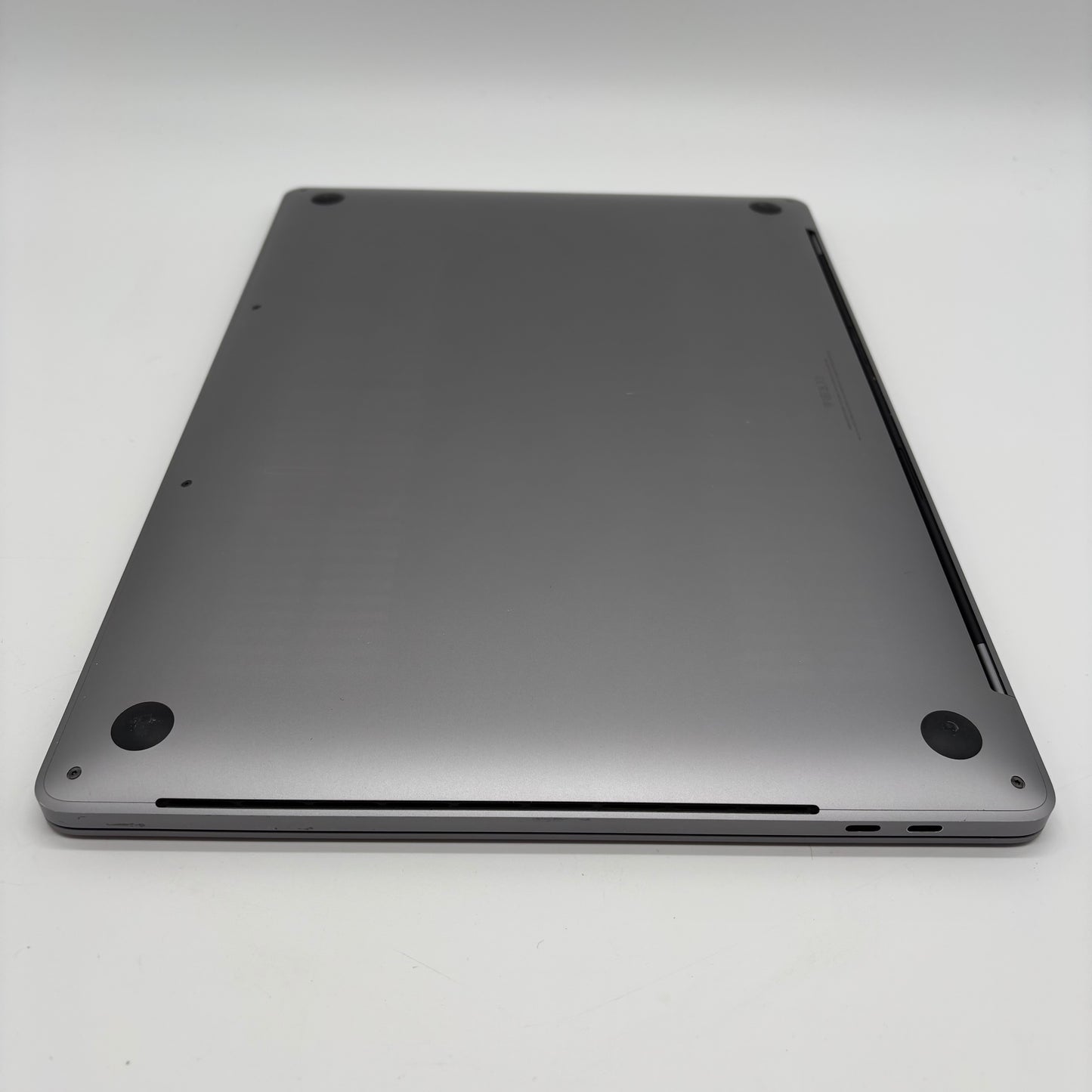 2019 Apple MacBook Pro 16" i9 2.3GHz 16GB RAM 1TB SSD Space Gray A2141