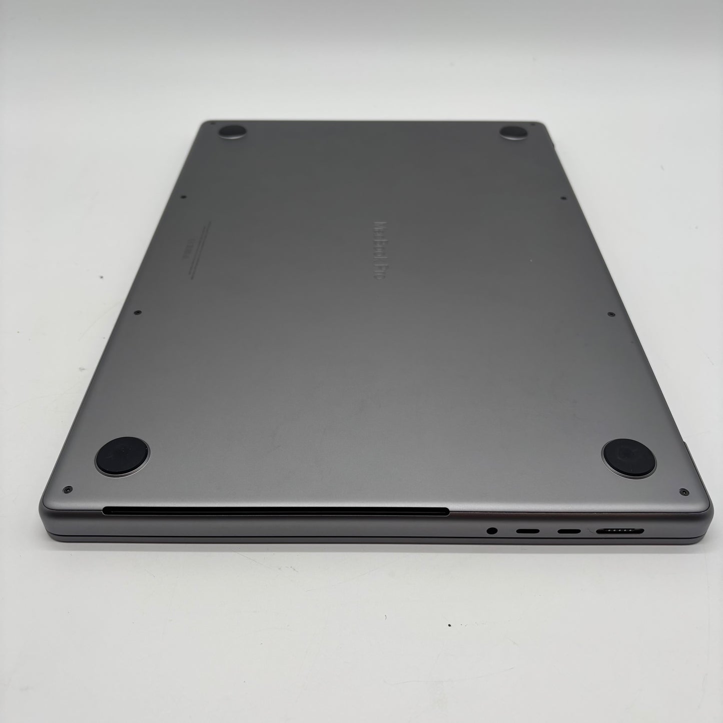 2021 Apple MacBook Pro 16" M1 Max 10C GPU 3.2GHz 32GB RAM 1TB SSD A2485