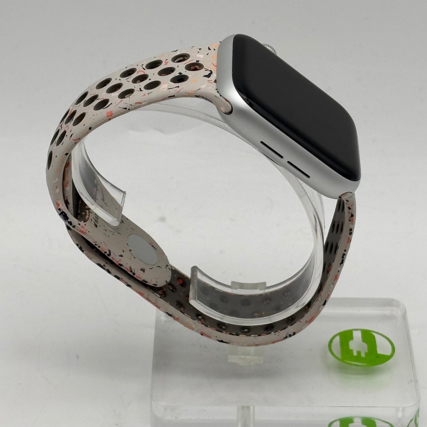 GPS Only Apple Watch SE 2nd Gen 44MM Silver Aluminum White Nike Sport Band