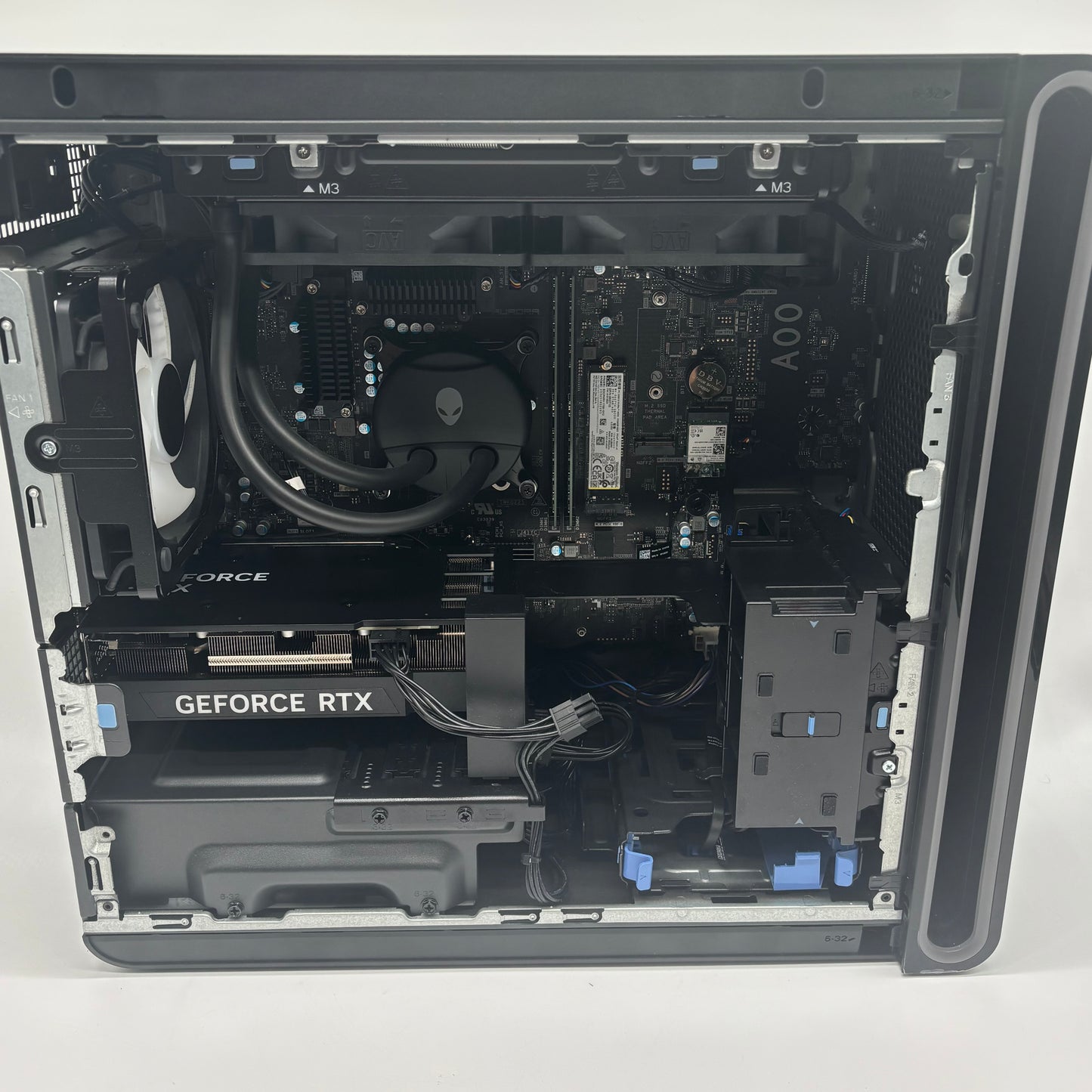 Alienware Aurora 16 i7-14700KF 3.40GHz 32GB RAM 1TB SSD Nvidia GeForce RTX 4070