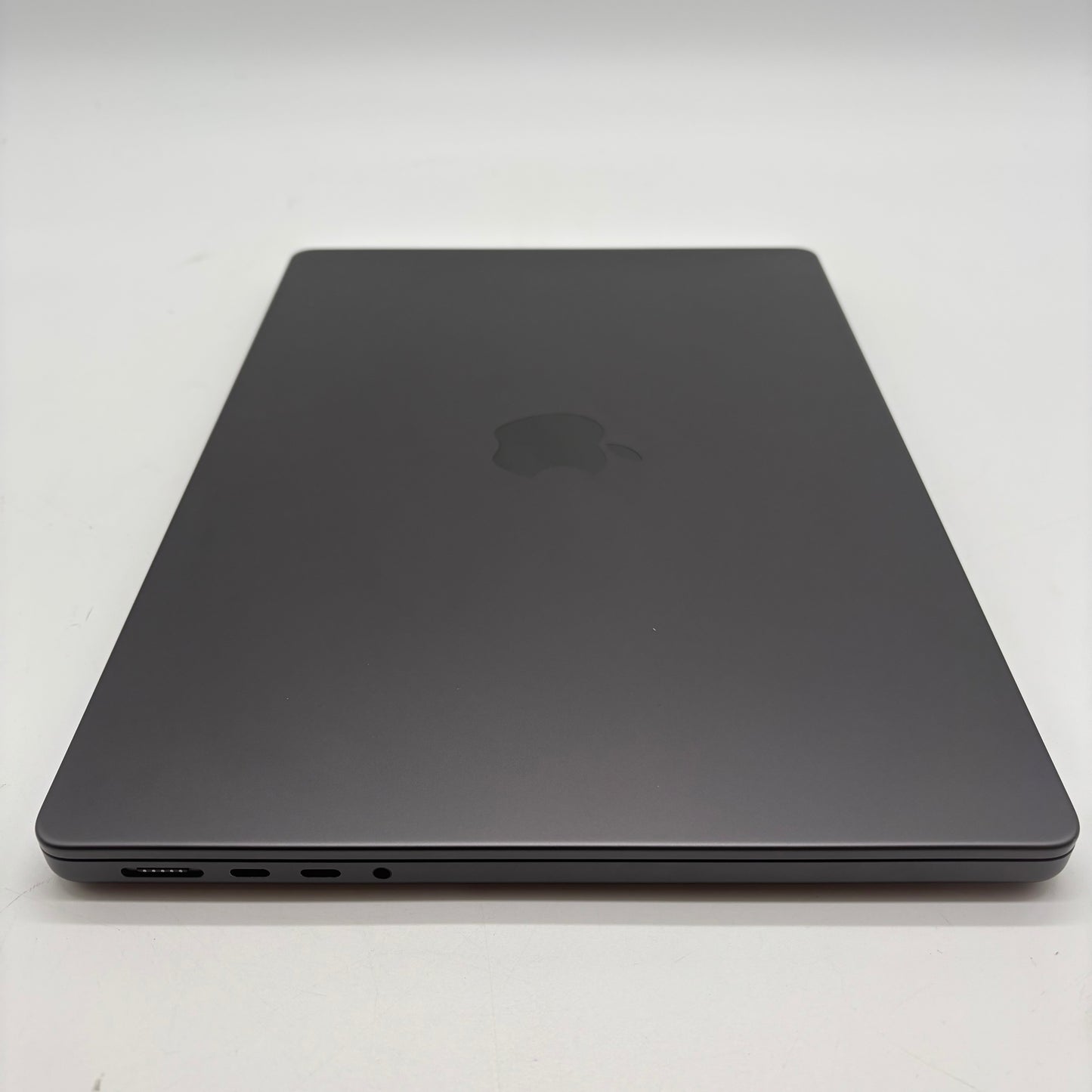 2023 Apple MacBook Pro 14" M3 Max 30C GPU 4.0GHz 36GB RAM 1TB SSD FRX53LL/A