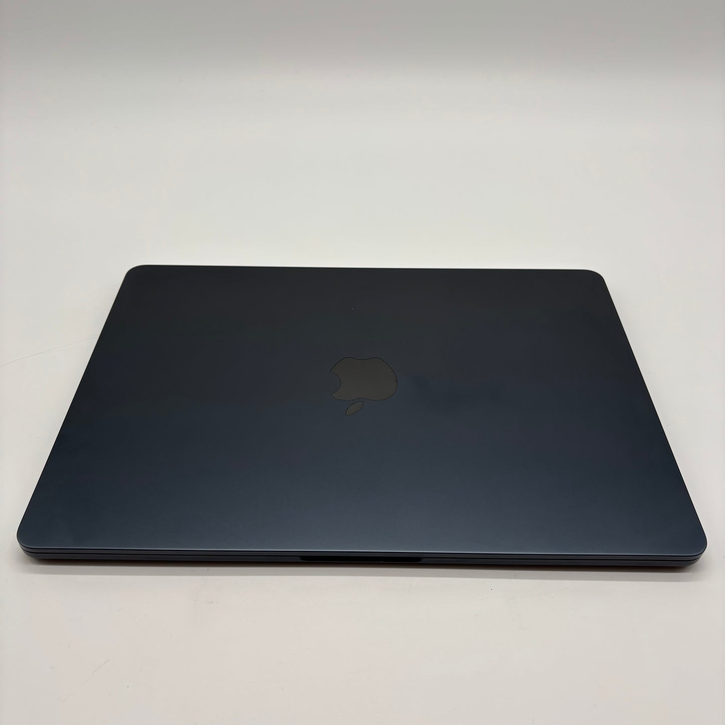 2022 Apple MacBook Air 13.6" M2 8C GPU 3.5GHz 8GB RAM 256GB SSD A2681