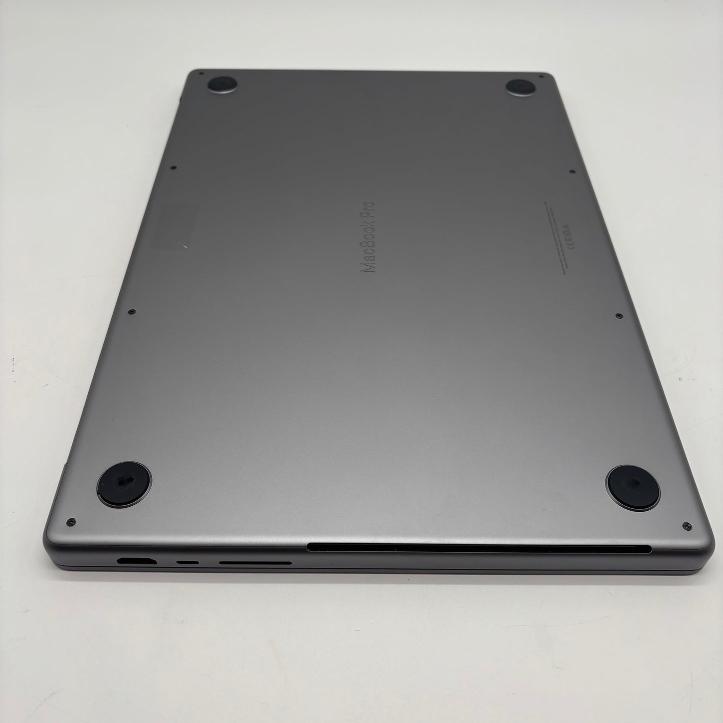 2021 Apple MacBook Pro 16" M1 Max 24C GPU 3.2GHz 64GB RAM 1TB SSD A2485