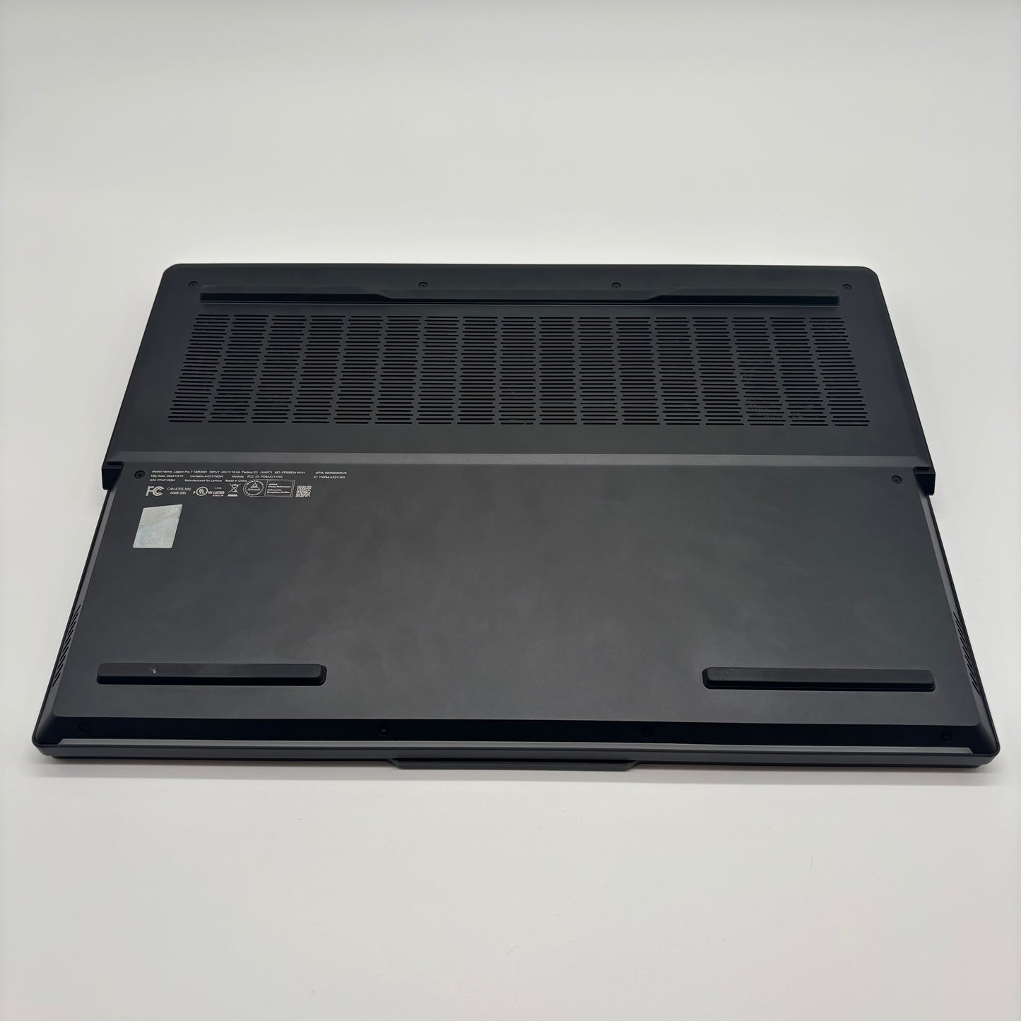 Lenovo Legion Pro 7 i9-13900HX 2.20 GHz 32GB RAM 1TB SSD GeForce RTX 4080