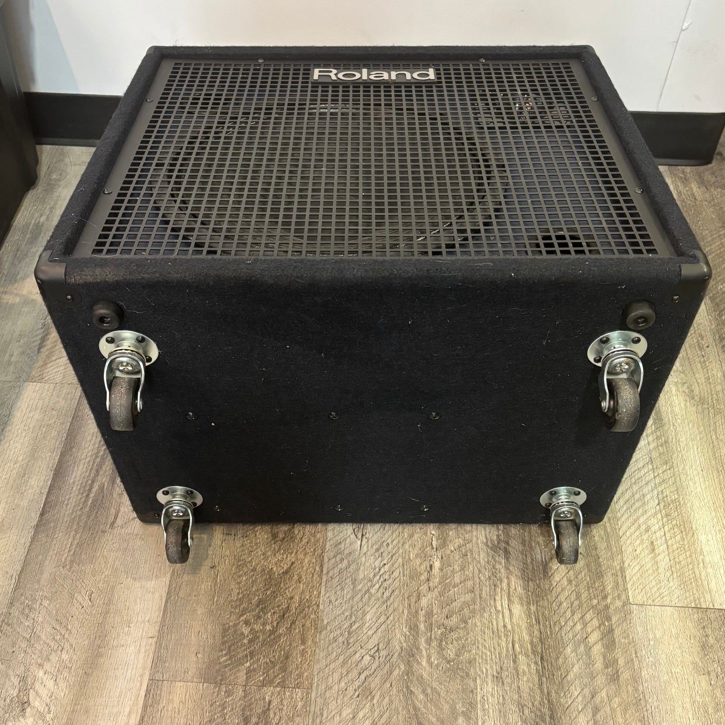 Roland KC 600 Stereo Mixing Keyboard Amplifier KC 600