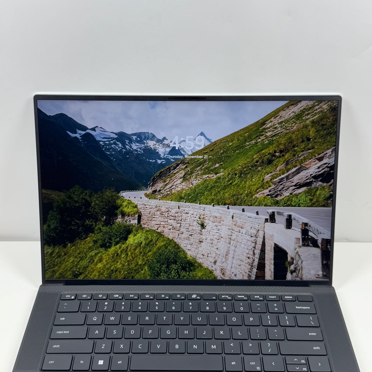 Dell XPS 15 9520 15.6" i7-12700H 2.3GHz 16GB RAM 512GB SSD GeForce RTX 3050