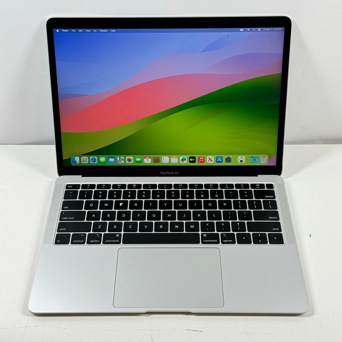 2019 Apple Macbook Air 13" i5 1.6GHz 16GB RAM 256GB SSD Silver A1932