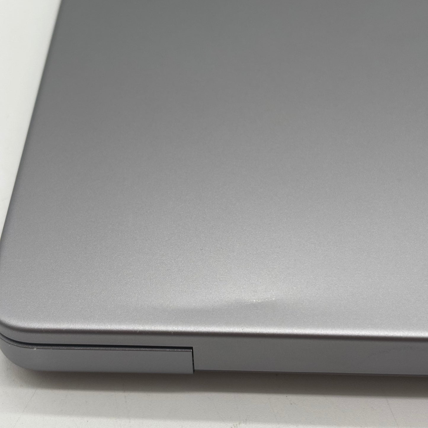 2021 Apple MacBook Pro 16" M1 Pro 16 Core 3.2GHz 16GB RAM 512GB SSD A2485