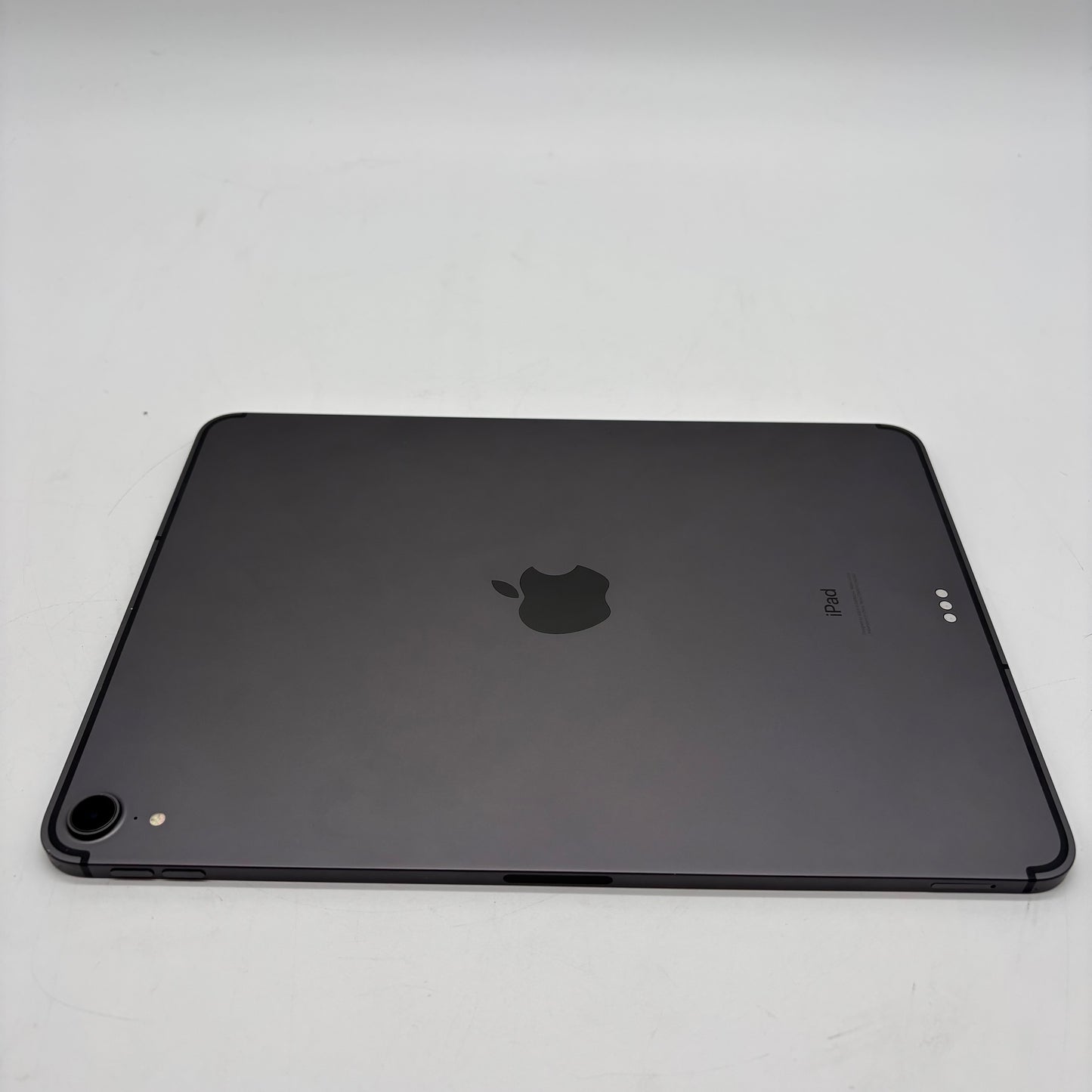 Unlocked Apple iPad Pro 11" 1st Gen 64GB Space Gray MU0P2LL/A