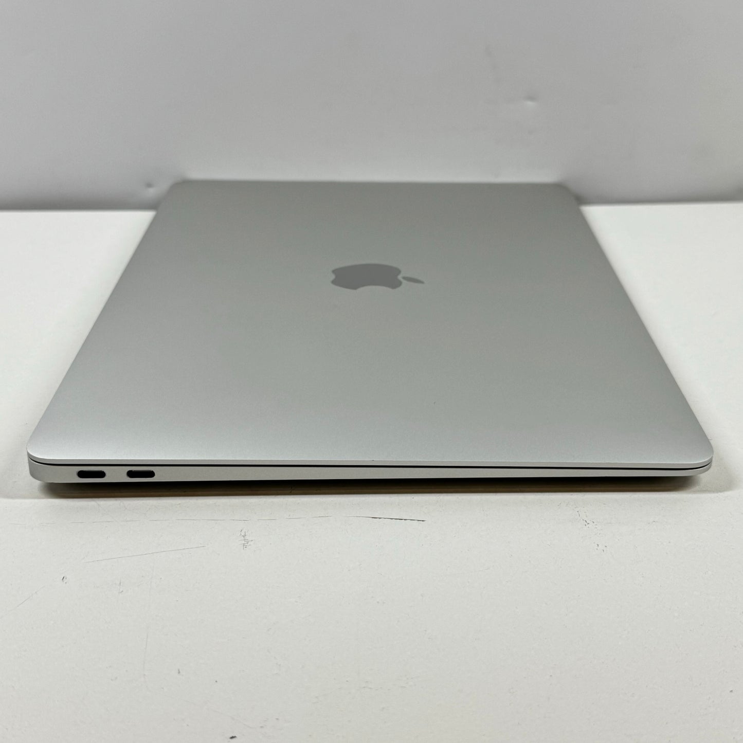 2019 Apple Macbook Air 13" i5 1.6GHz 16GB RAM 256GB SSD Silver A1932