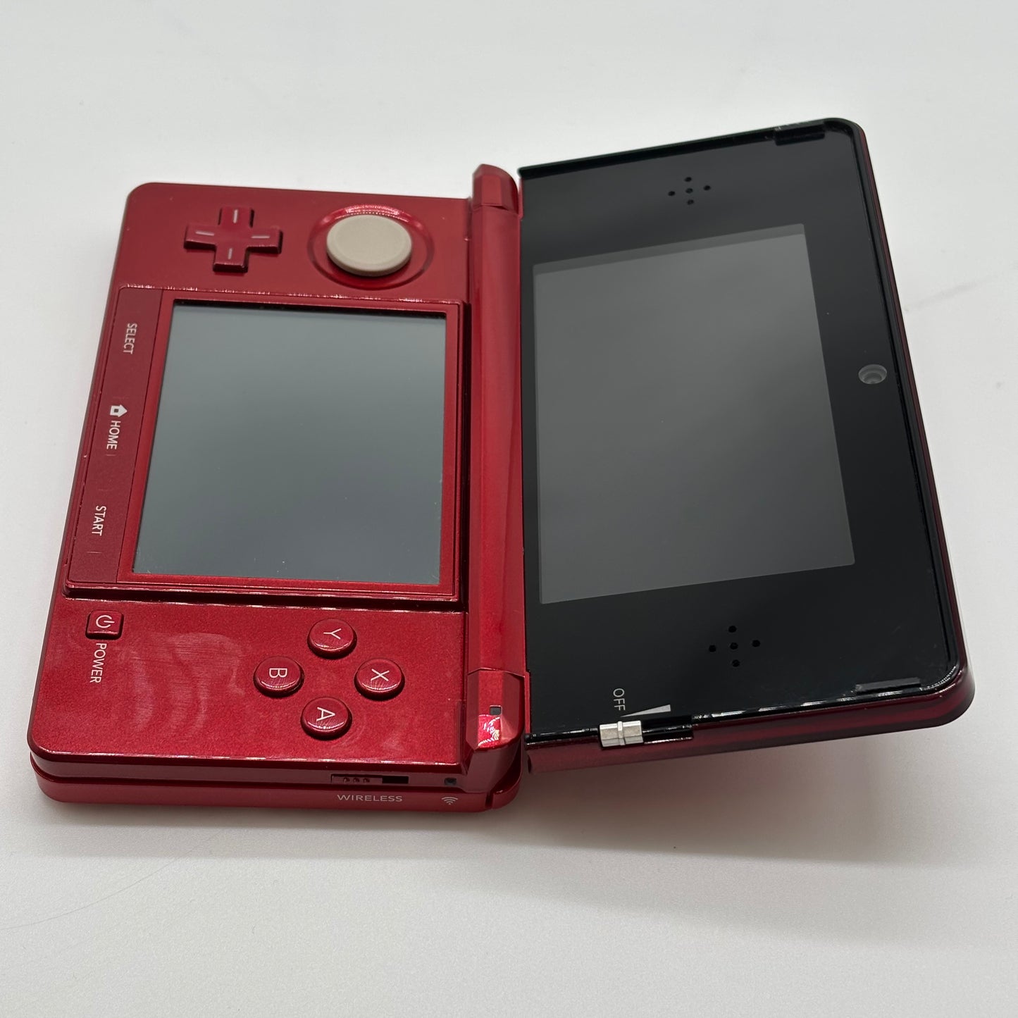 Nintendo 3DS Handheld Game Console CTR-001 Metallic Red