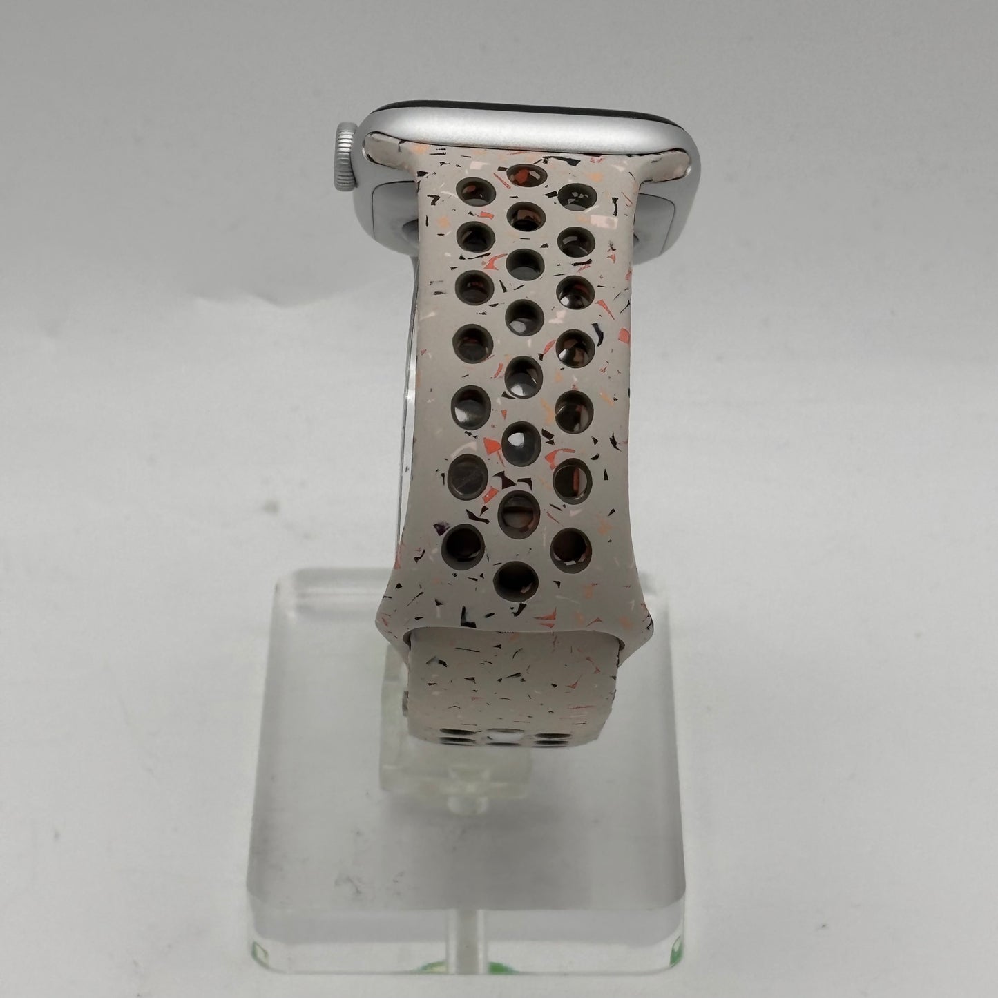 GPS Only Apple Watch SE 2nd Gen 44MM Silver Aluminum White Nike Sport Band 