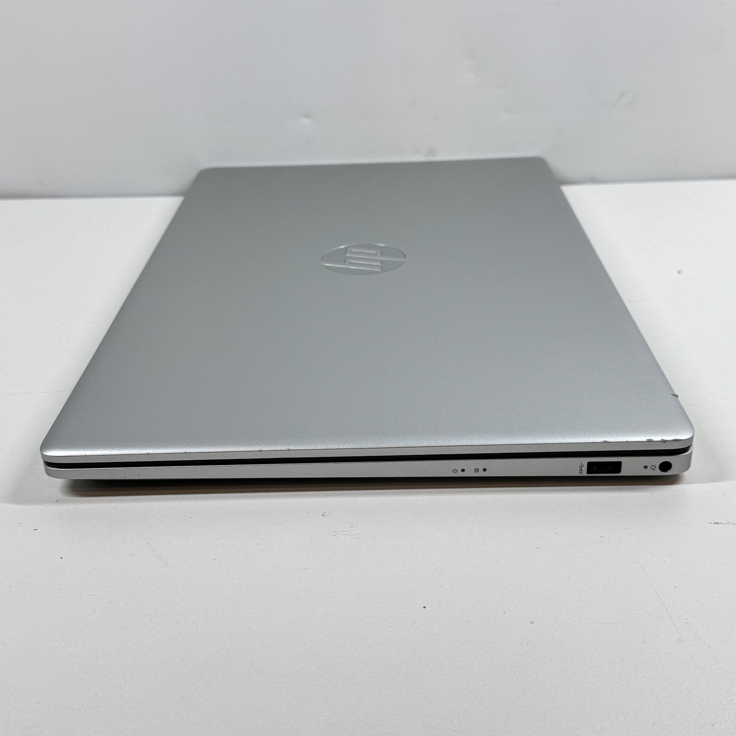 HP Laptop 17-cp2033dx 17.3" Ryzen 3 7320U 2.4GHz 8GB RAM 256GB SSD Win 11