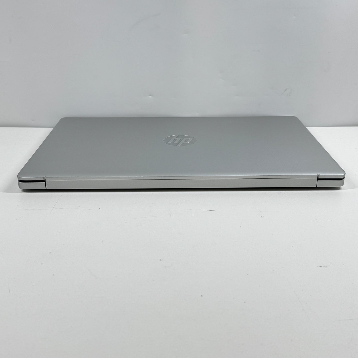 HP Laptop 17-cp2033dx 17.3" Ryzen 3 7320U 2.4GHz 8GB RAM 256GB SSD Win 11