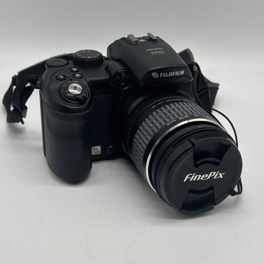 Fujifilm Finepix s9000 9MP Digital Camera